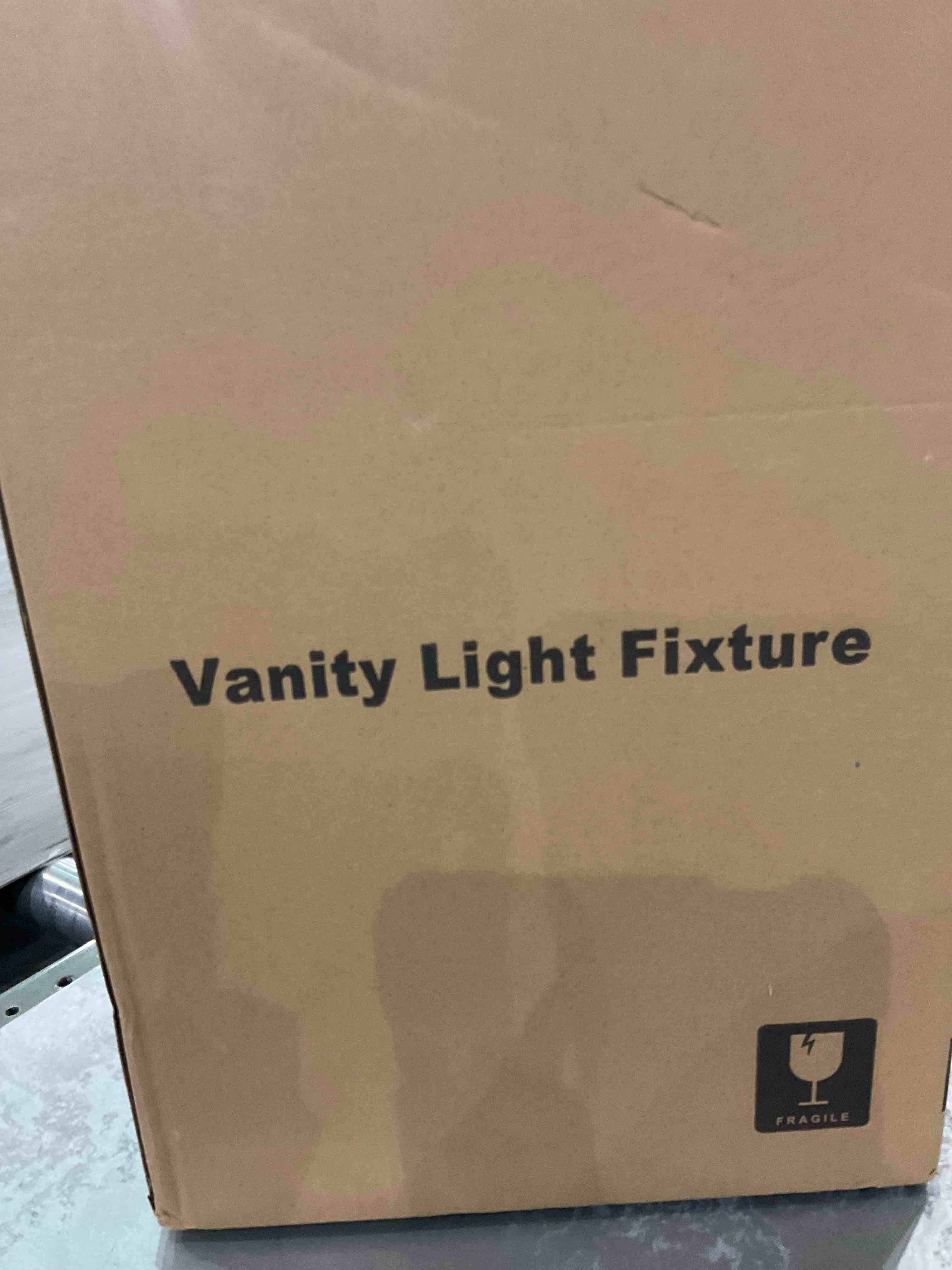 https://s3.amazonaws.com/lotting-images-prod/BargainHunt/EXS01546922_1714392613965.jpeg