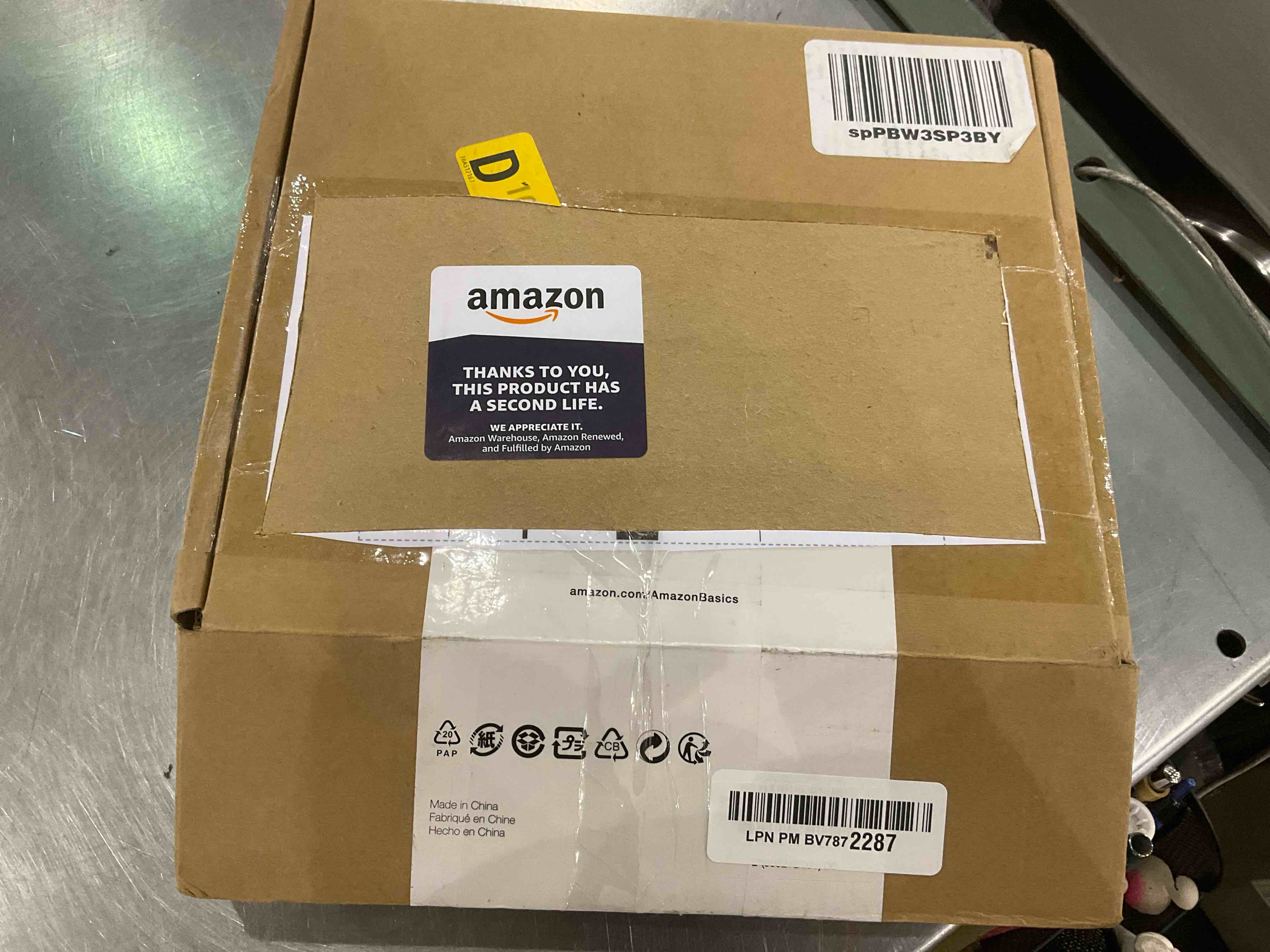 Amazon Basics Exterior Knob With Key Lock and Deadbolt, Classic, Set of 2, Satin Nickel