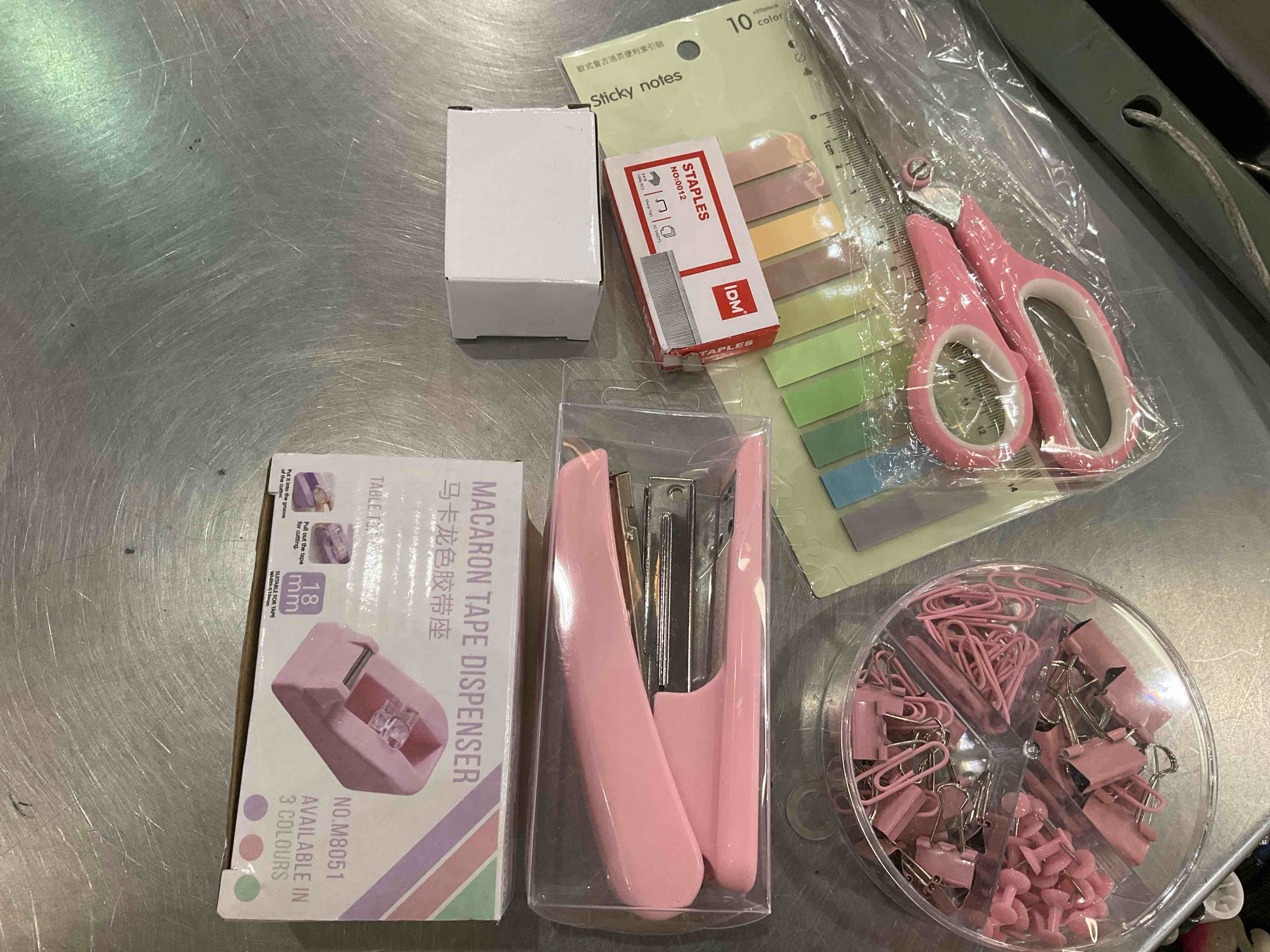 https://s3.amazonaws.com/lotting-images-prod/BargainHunt/EXS01547107_1714395237423.jpeg