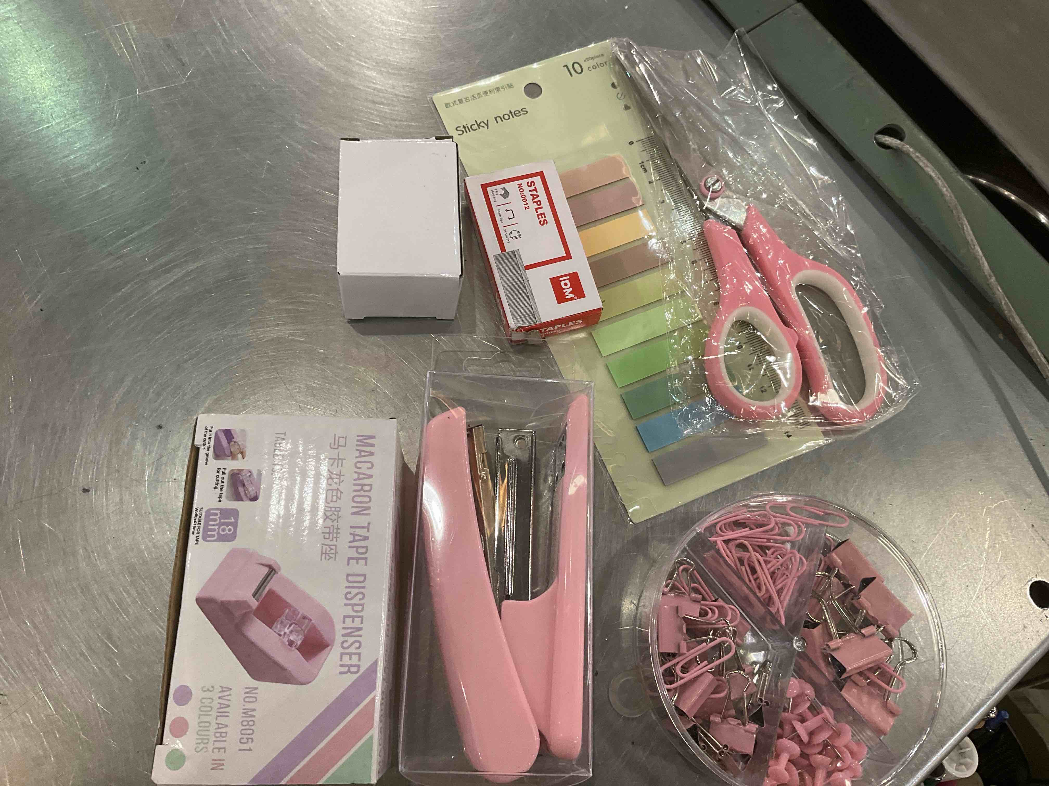 https://s3.amazonaws.com/lotting-images-prod/BargainHunt/EXS01547107_1714395239651.jpeg