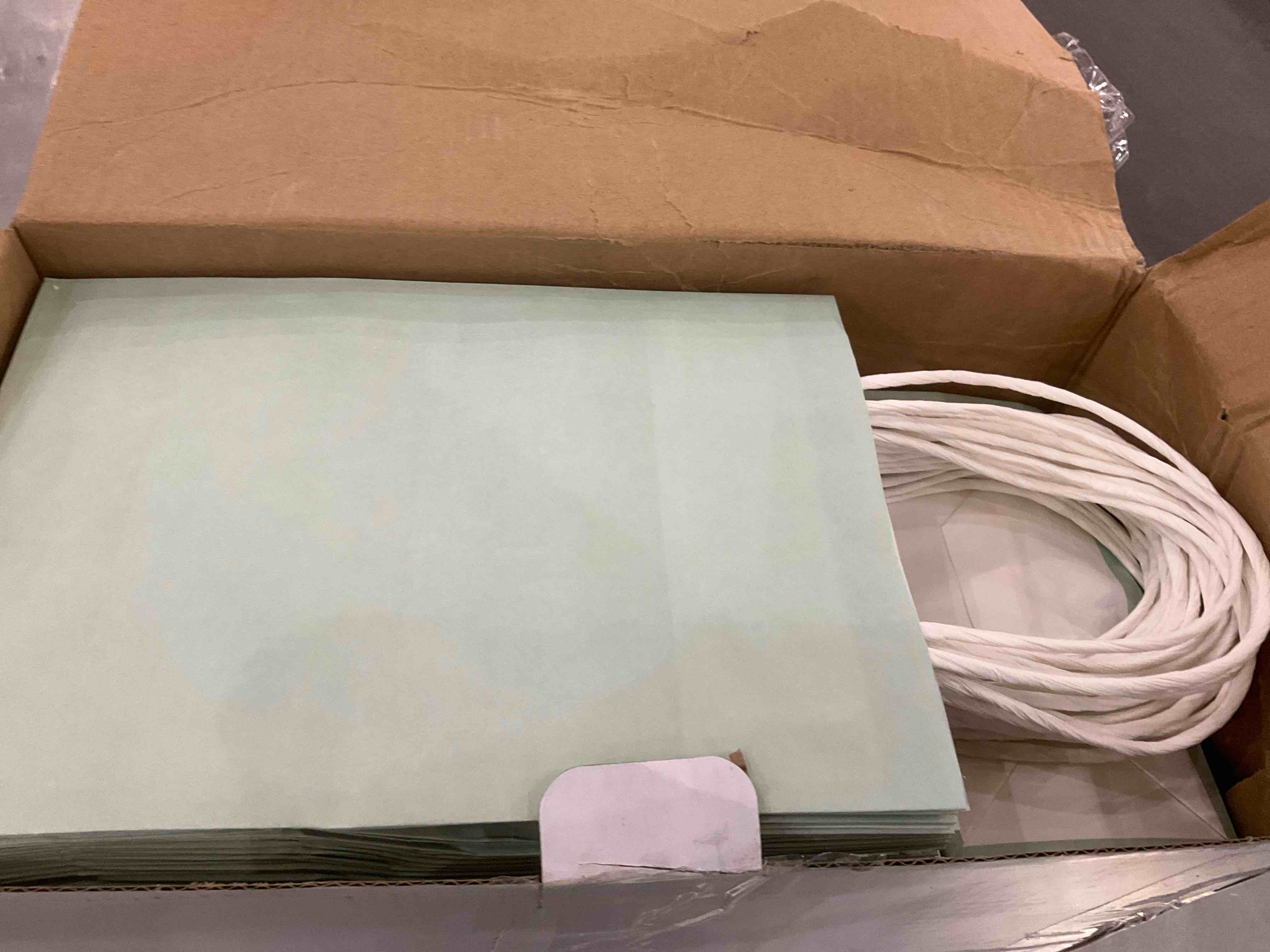 https://s3.amazonaws.com/lotting-images-prod/BargainHunt/EXS01547297_1714483349375.jpeg