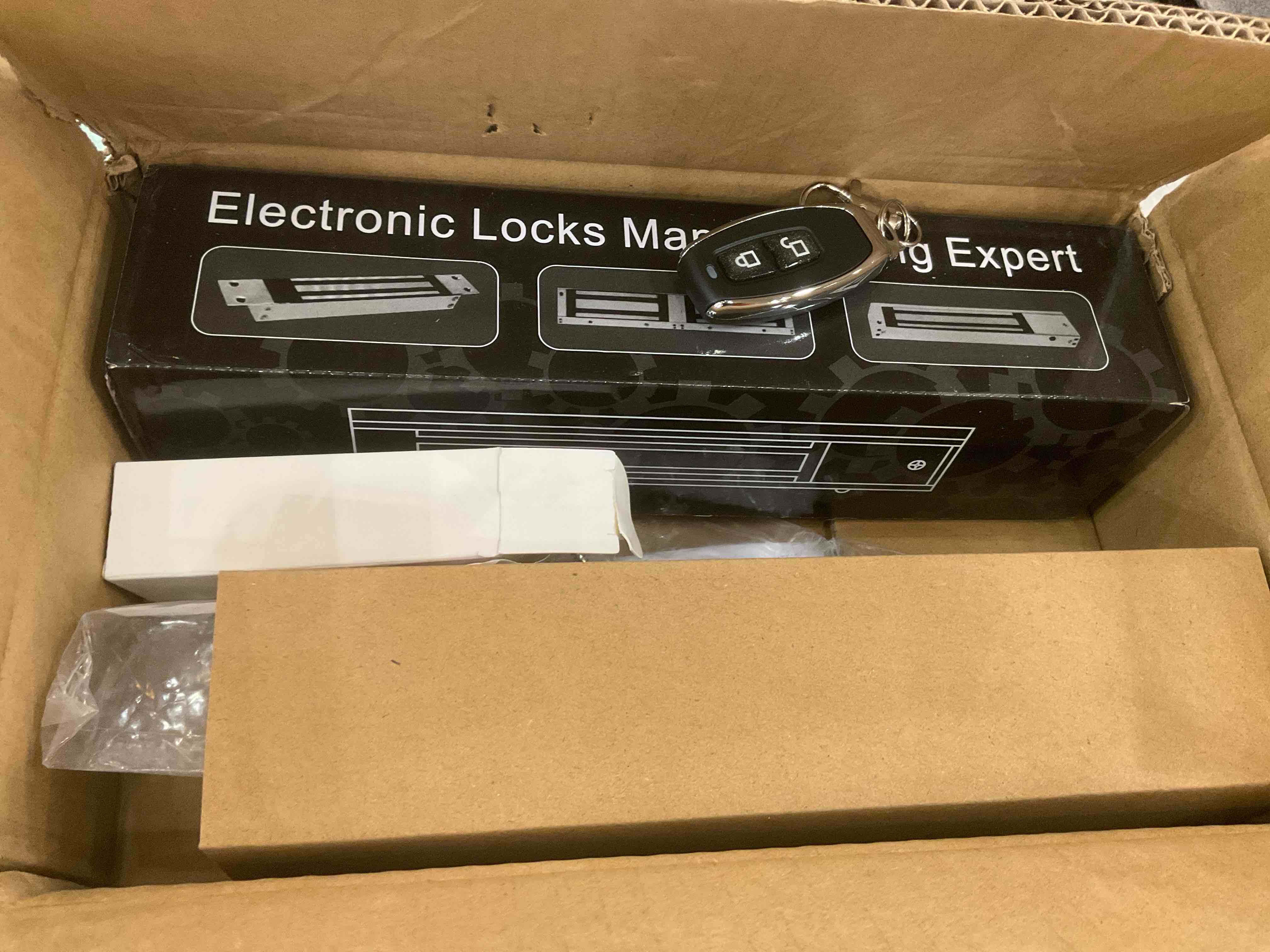 https://s3.amazonaws.com/lotting-images-prod/BargainHunt/EXS01547343_1714488968614.jpeg