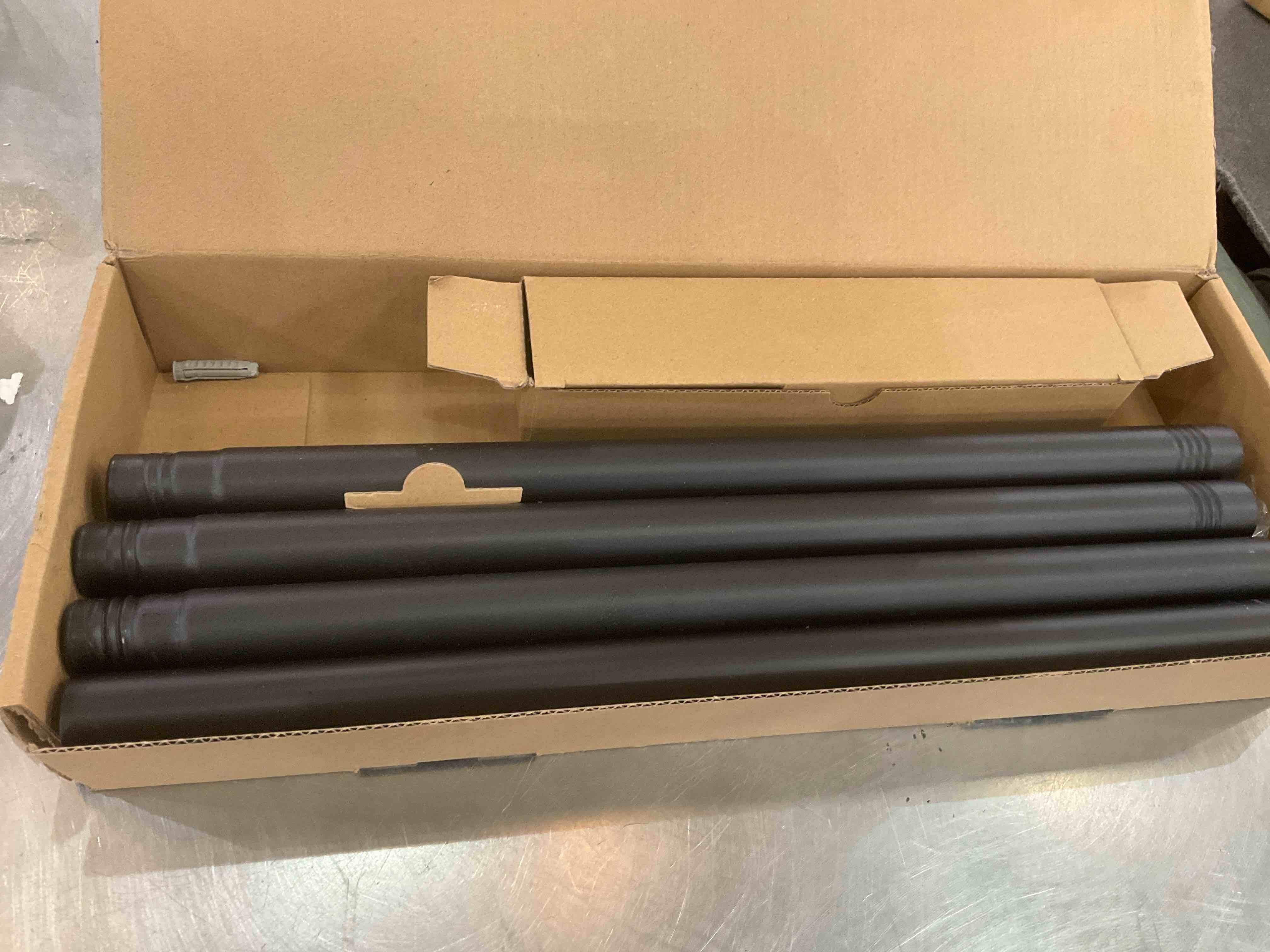 https://s3.amazonaws.com/lotting-images-prod/BargainHunt/EXS01547375_1714495406644.jpeg