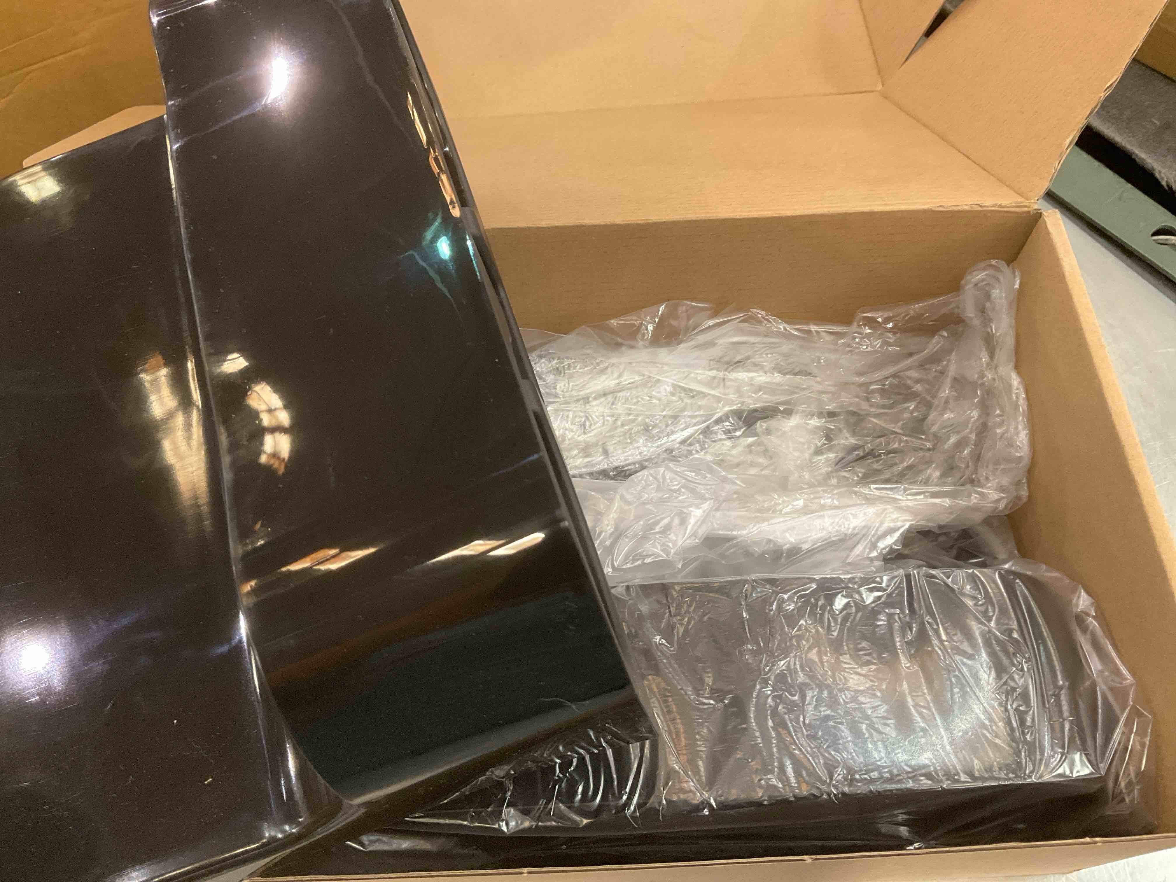 https://s3.amazonaws.com/lotting-images-prod/BargainHunt/EXS01547379_1714495870320.jpeg