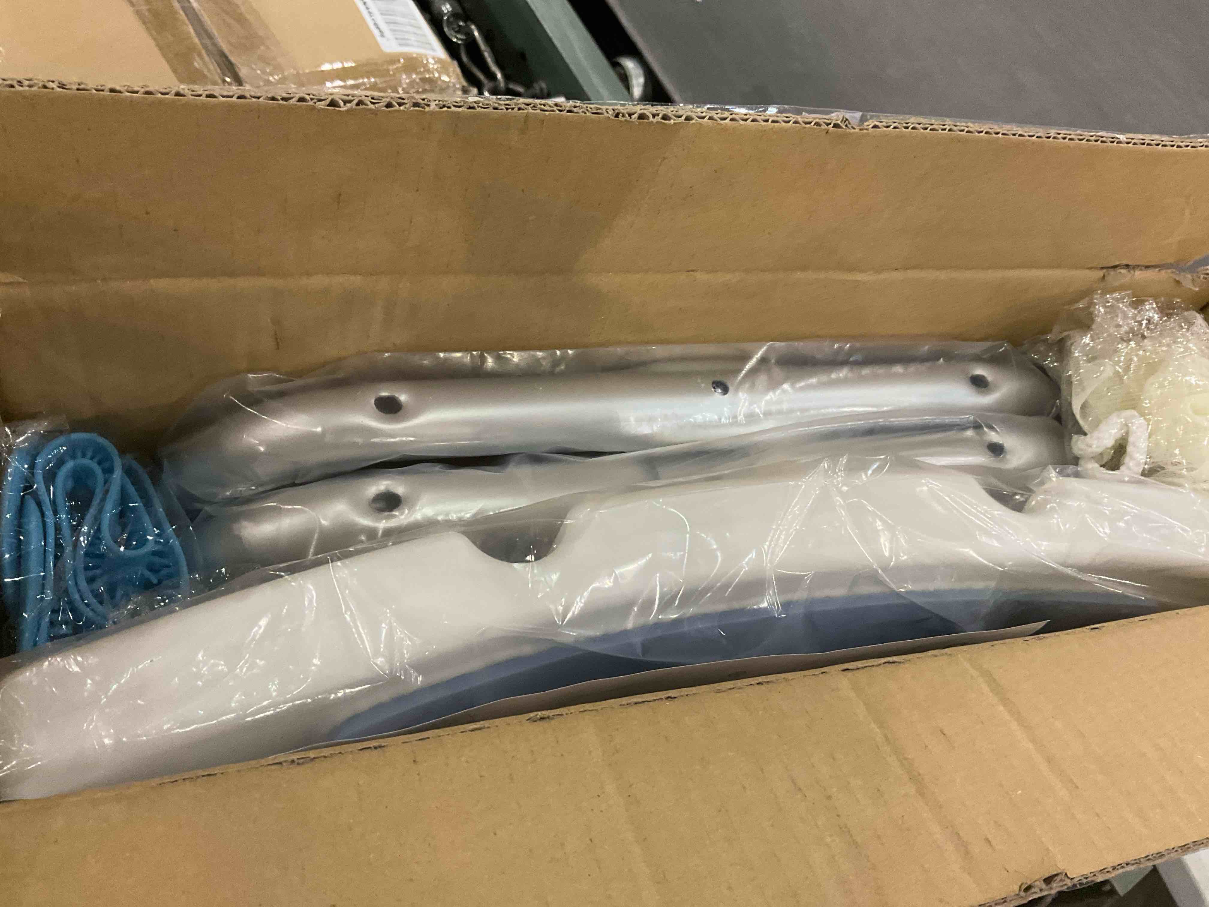 https://s3.amazonaws.com/lotting-images-prod/BargainHunt/EXS01547386_1714563393662.jpeg