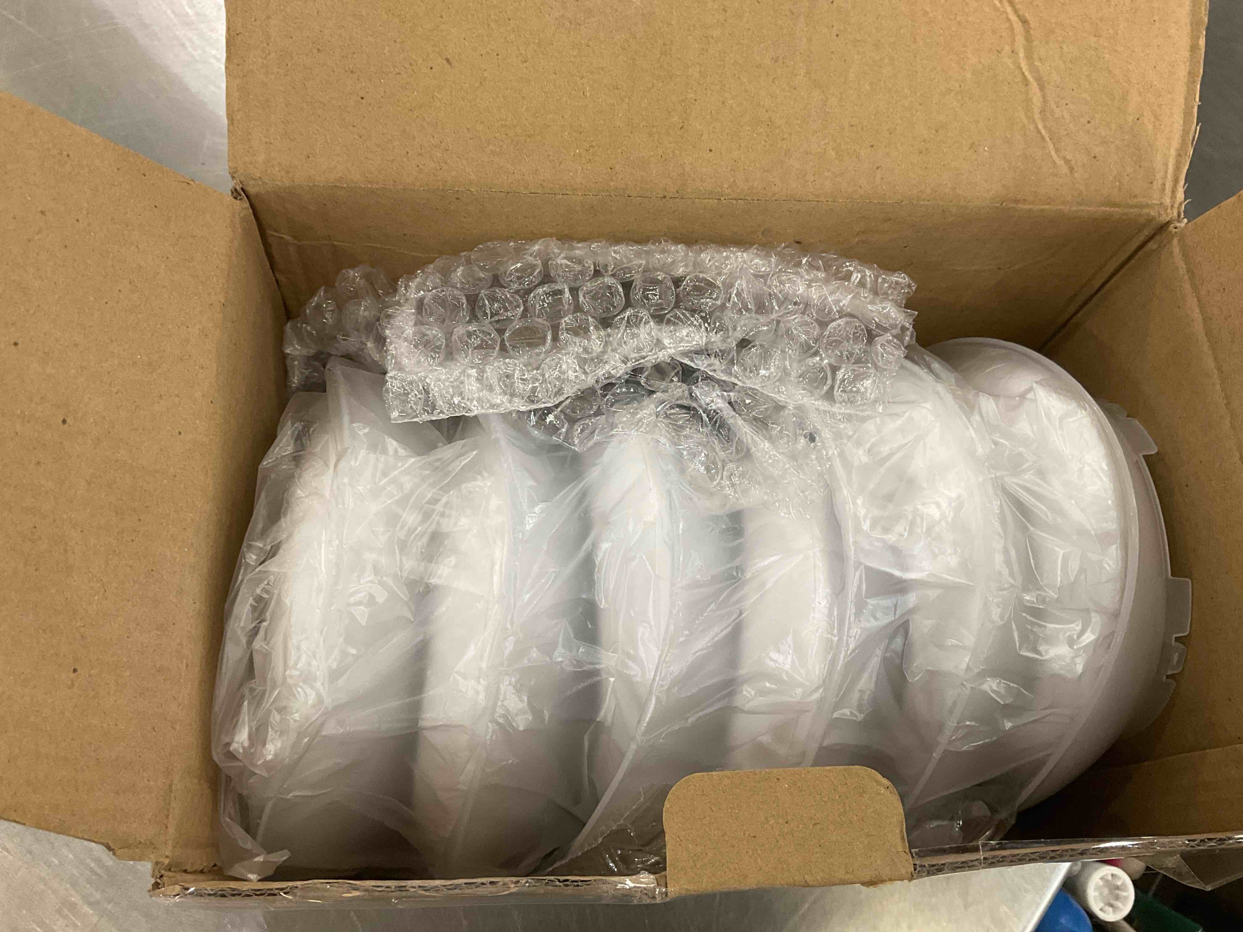 https://s3.amazonaws.com/lotting-images-prod/BargainHunt/EXS01547461_1714575559809.jpeg