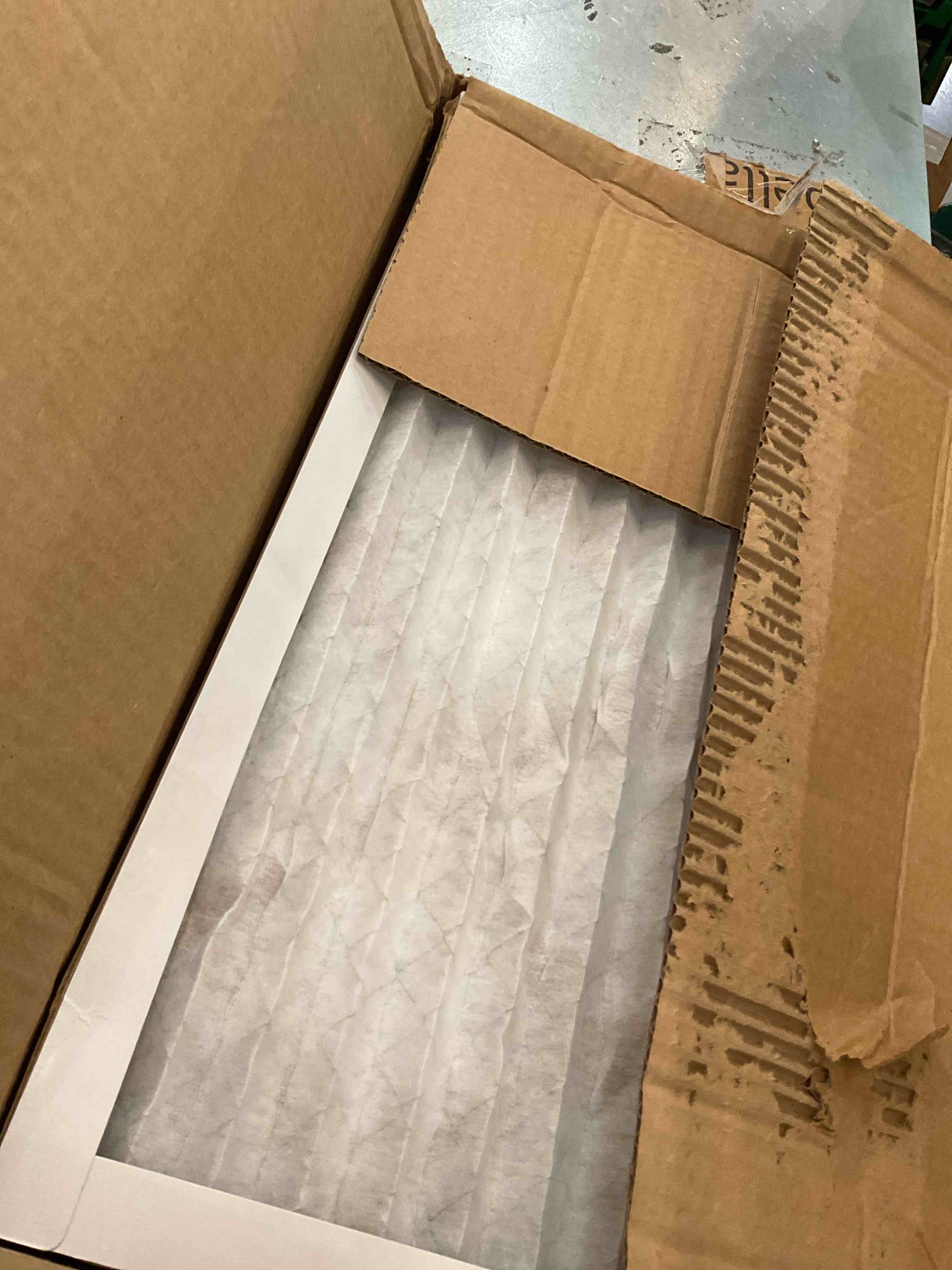 https://s3.amazonaws.com/lotting-images-prod/BargainHunt/EXS01547752_1714669655356.jpeg
