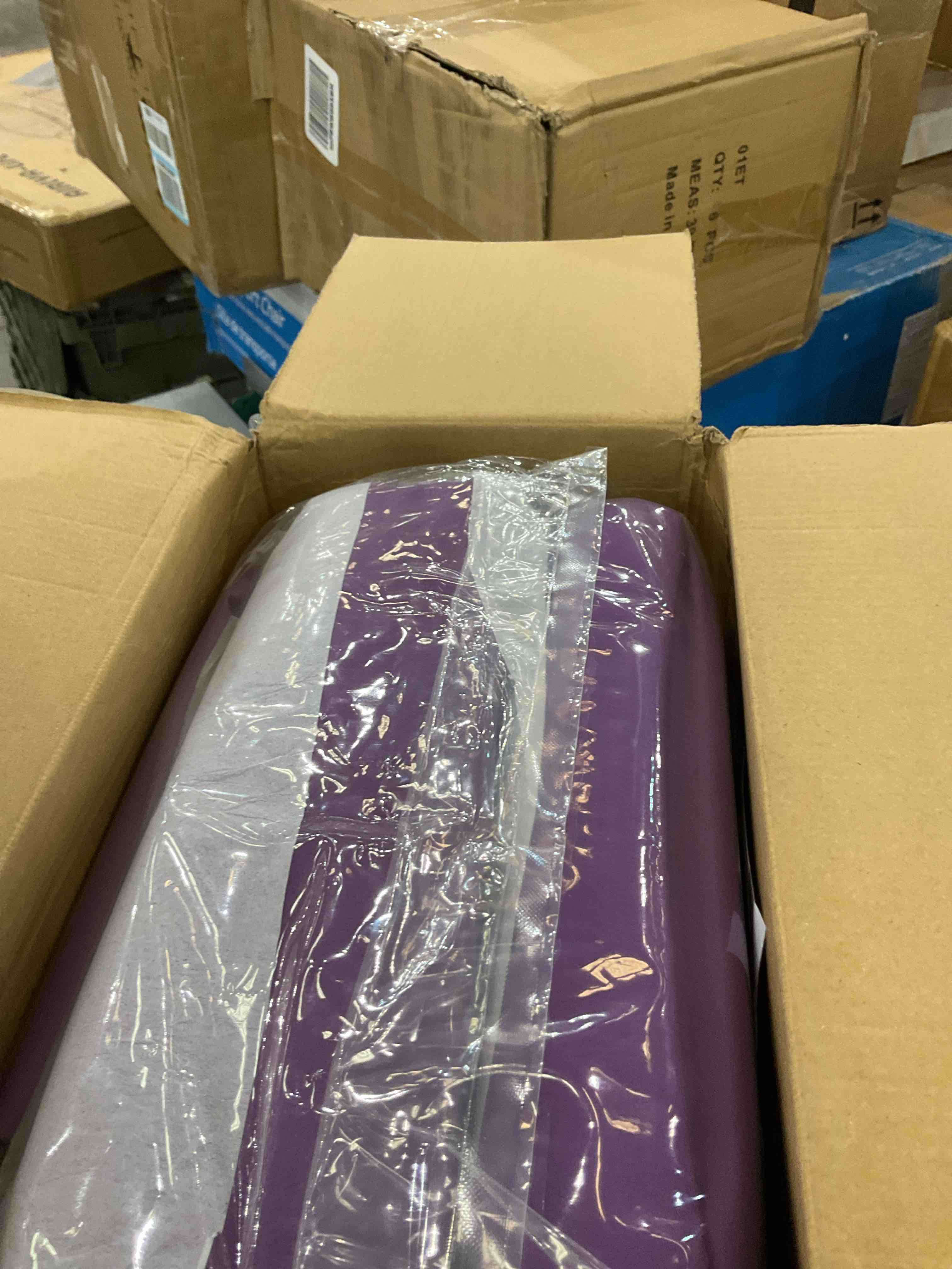https://s3.amazonaws.com/lotting-images-prod/BargainHunt/EXS01547800_1714676501365.jpeg