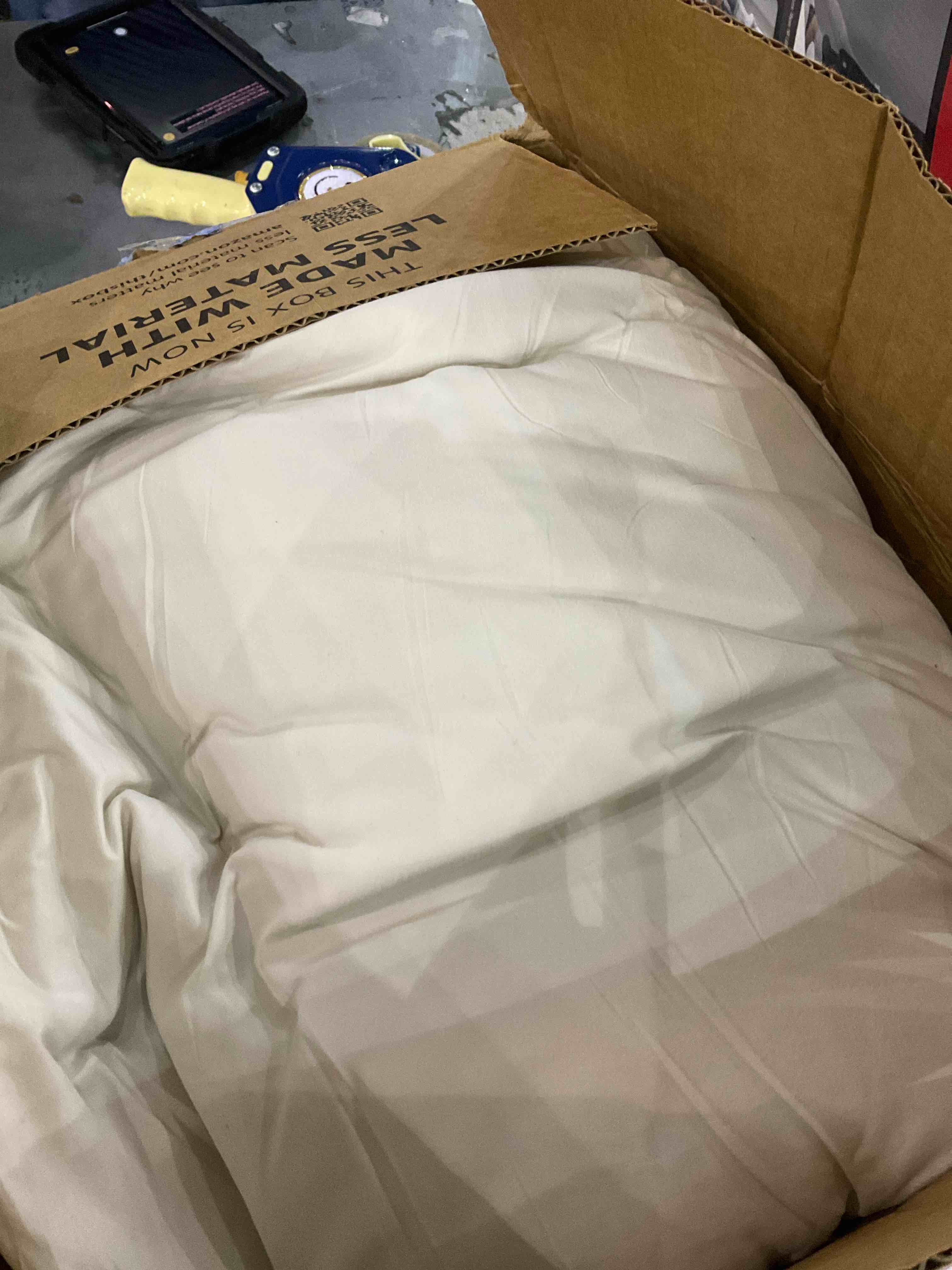https://s3.amazonaws.com/lotting-images-prod/BargainHunt/EXS01547816_1714735813735.jpeg