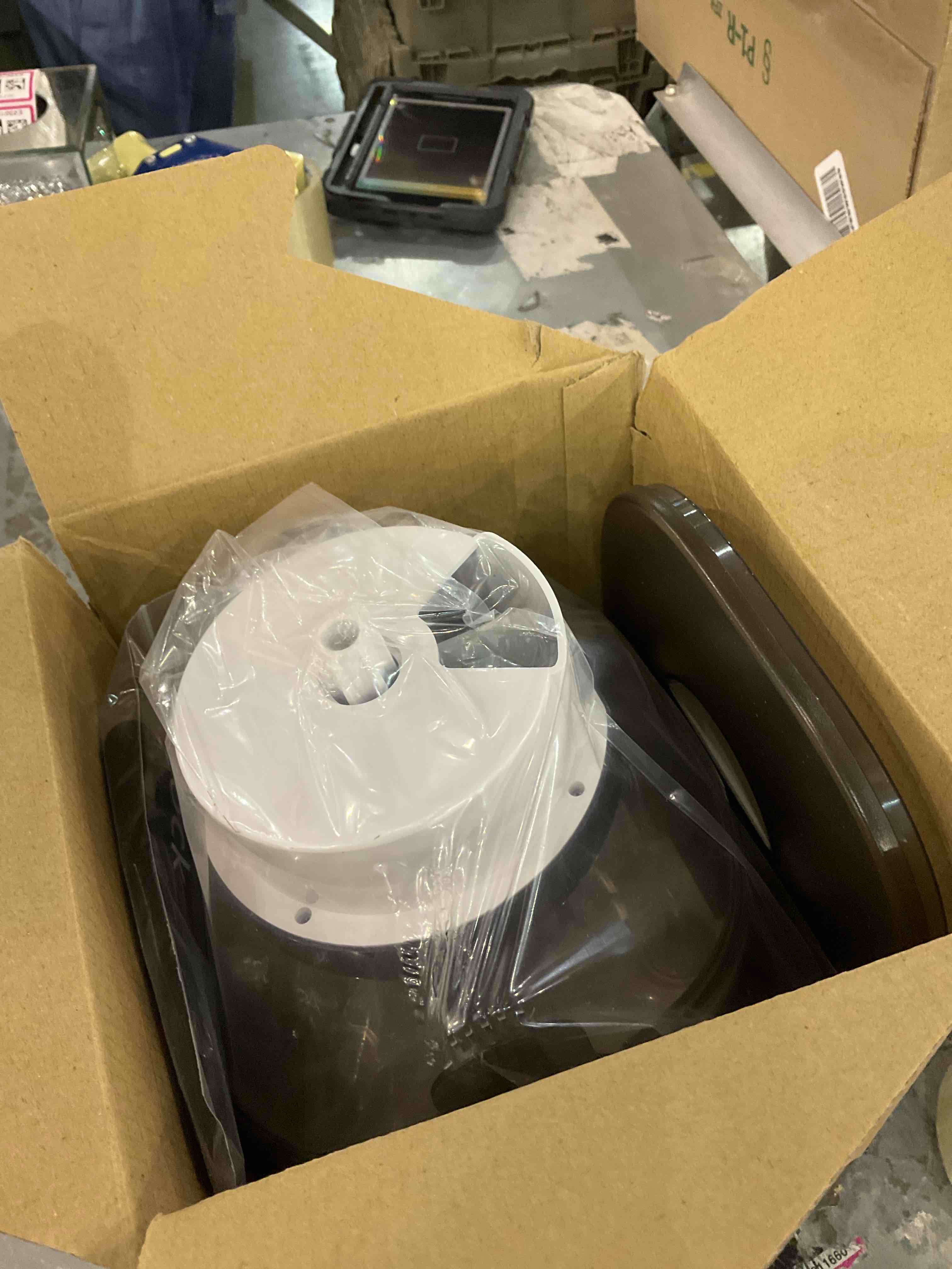 https://s3.amazonaws.com/lotting-images-prod/BargainHunt/EXS01547840_1714738618031.jpeg