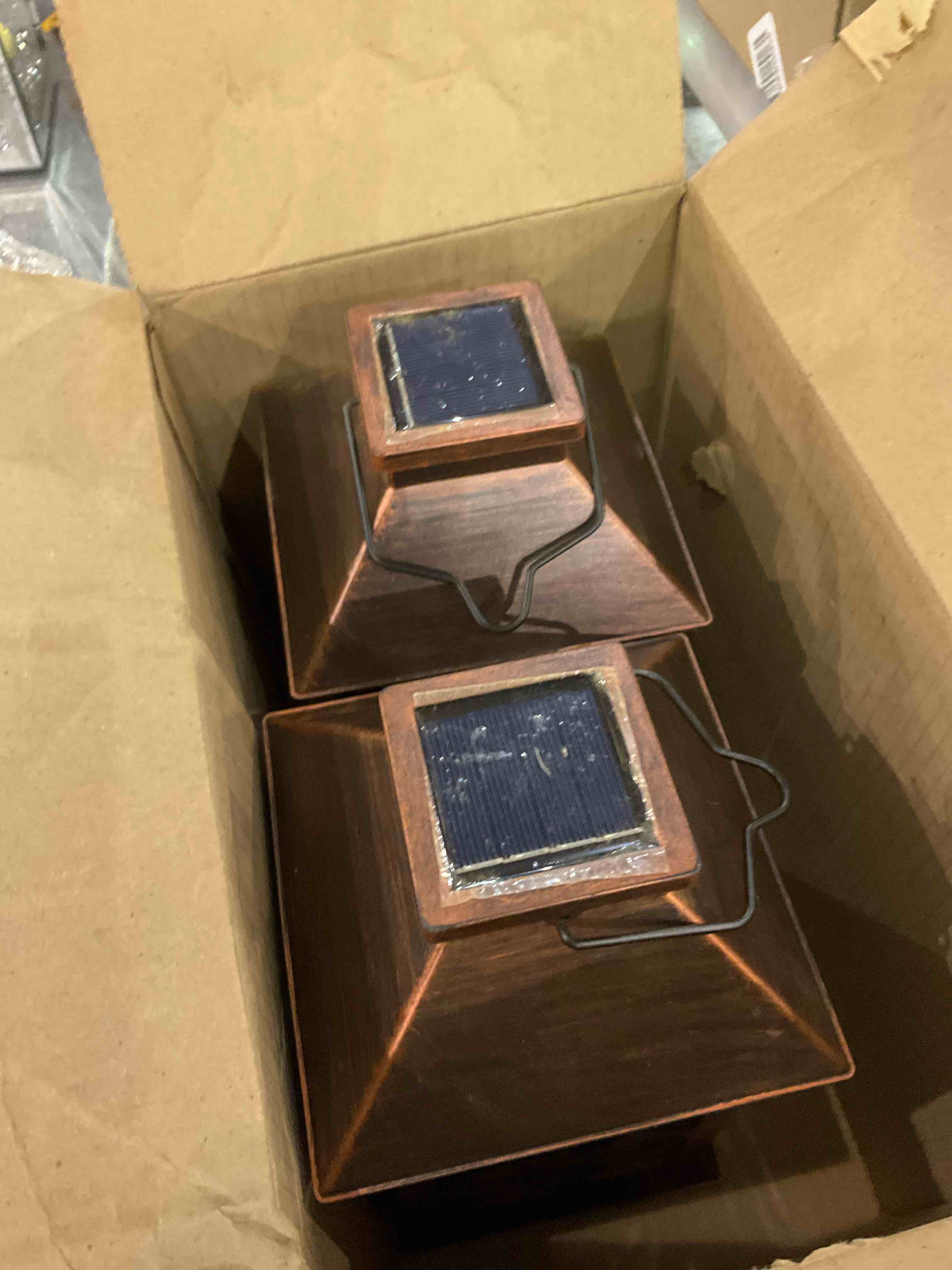 https://s3.amazonaws.com/lotting-images-prod/BargainHunt/EXS01547842_1714738778916.jpeg