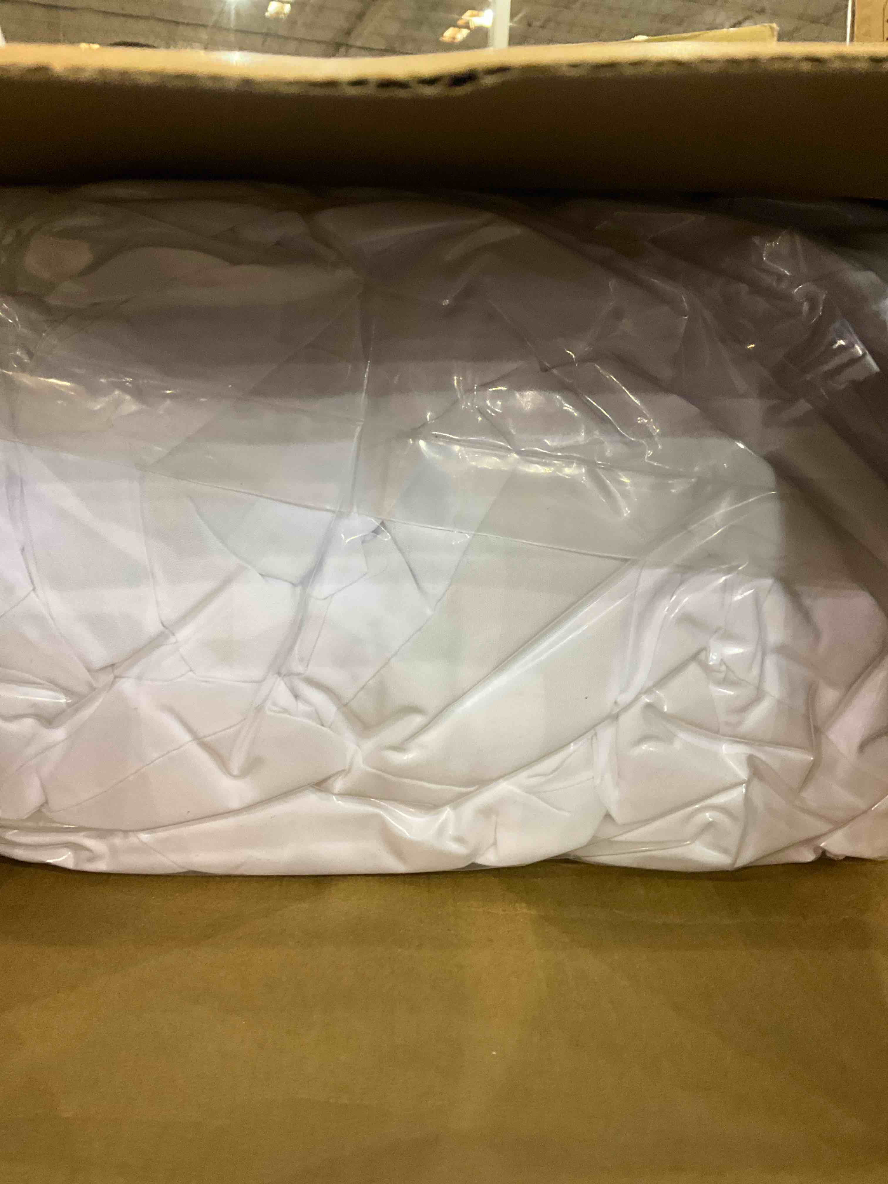 https://s3.amazonaws.com/lotting-images-prod/BargainHunt/EXS01547845_1714739113271.jpeg