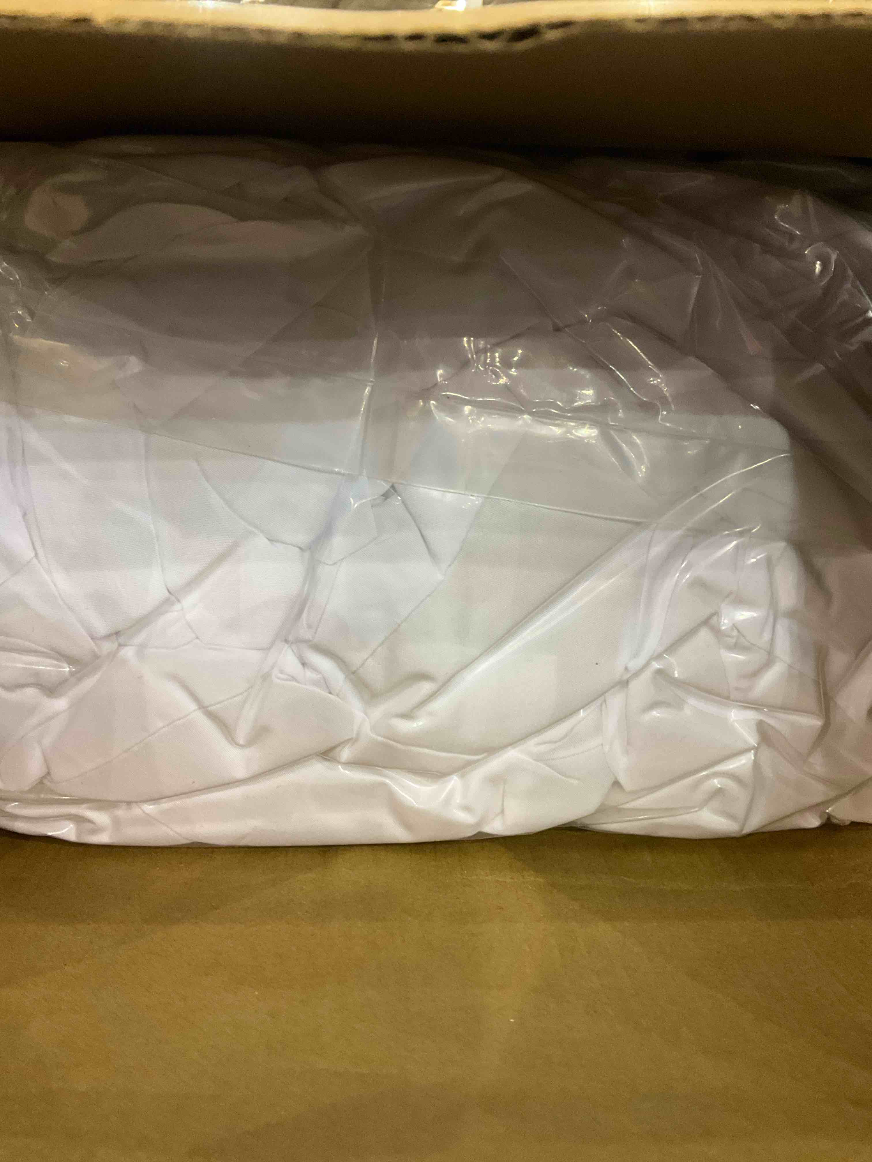 https://s3.amazonaws.com/lotting-images-prod/BargainHunt/EXS01547845_1714739114603.jpeg