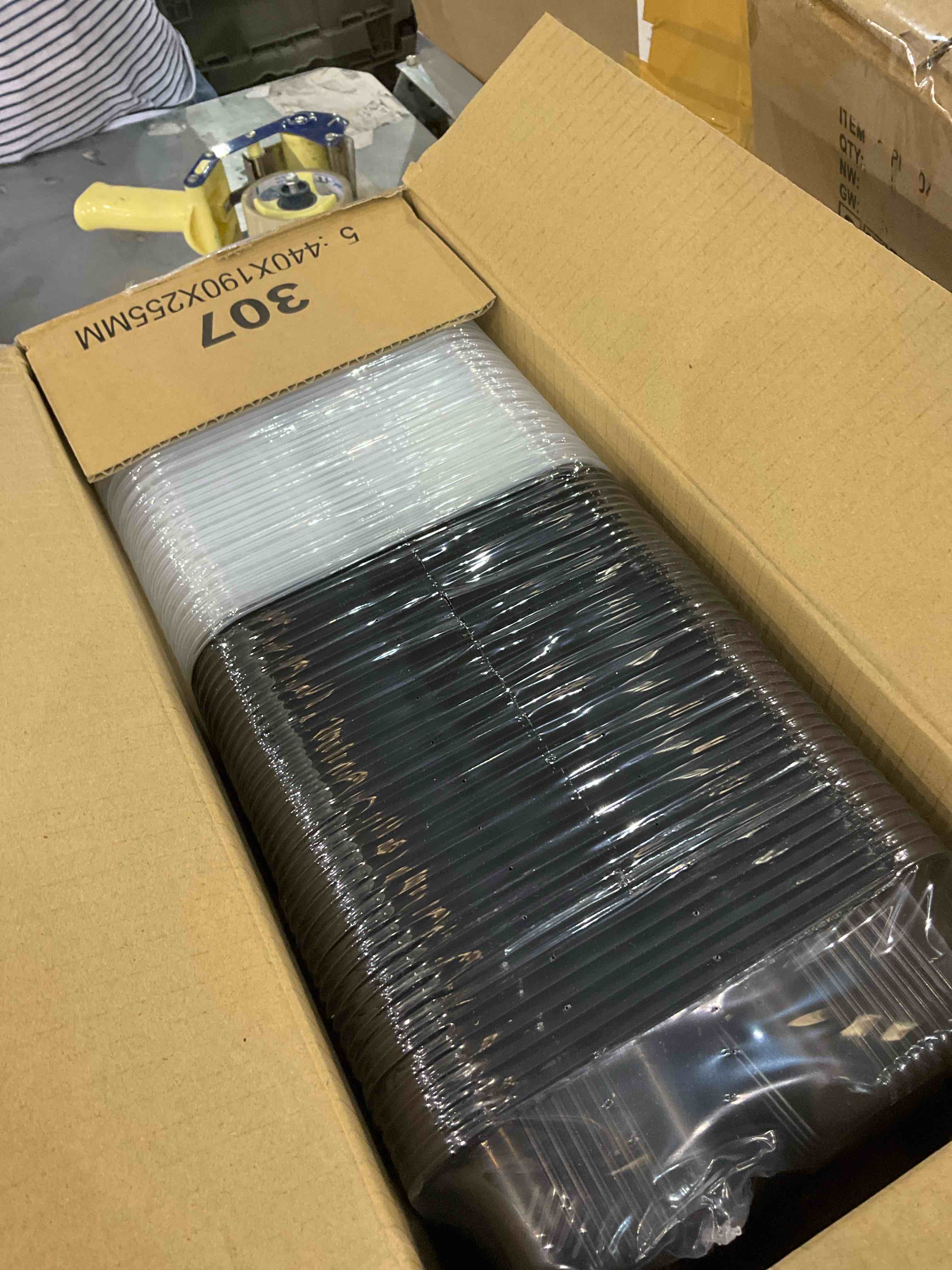 https://s3.amazonaws.com/lotting-images-prod/BargainHunt/EXS01547847_1714739248541.jpeg