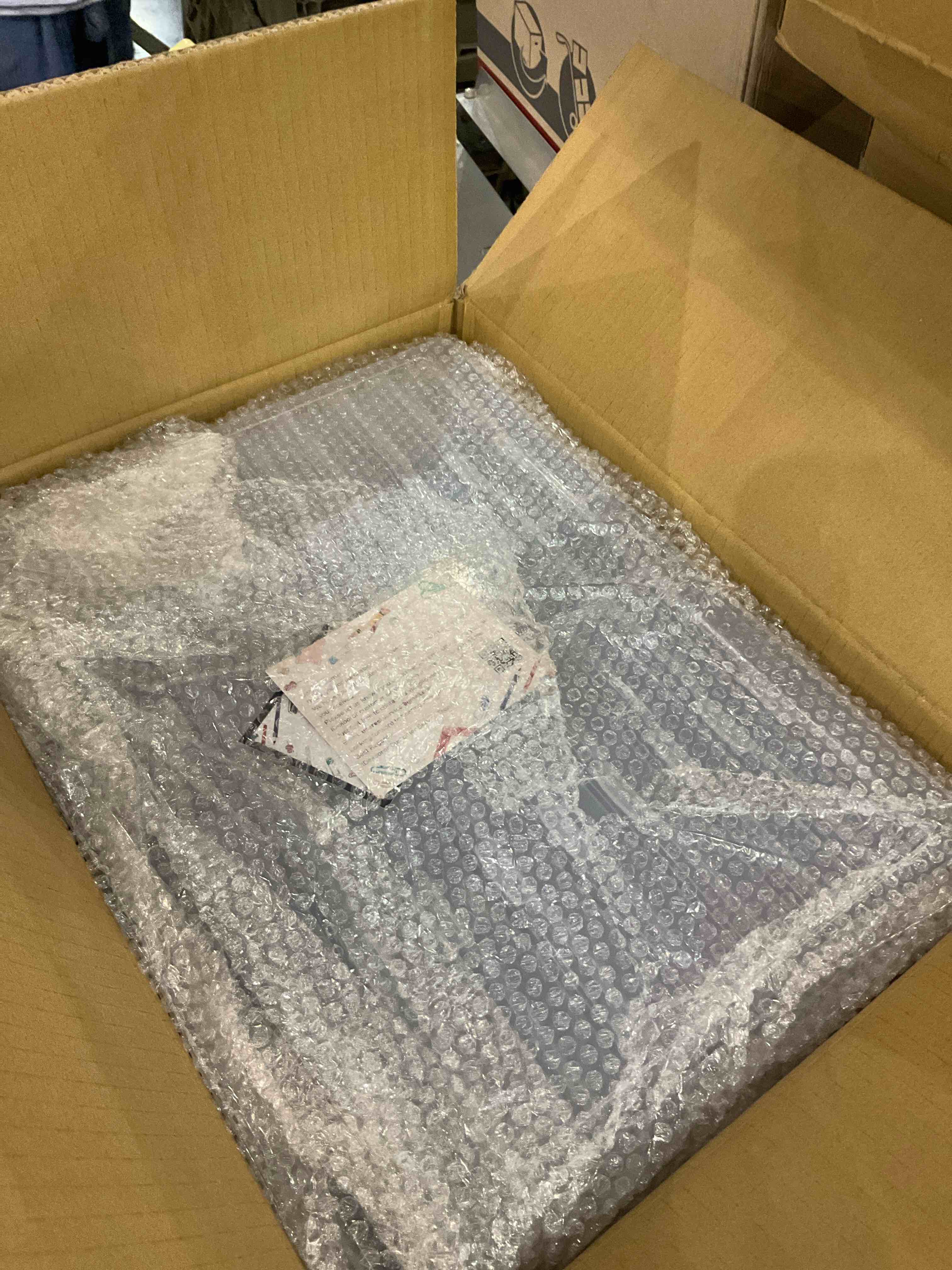 https://s3.amazonaws.com/lotting-images-prod/BargainHunt/EXS01547851_1714739725590.jpeg
