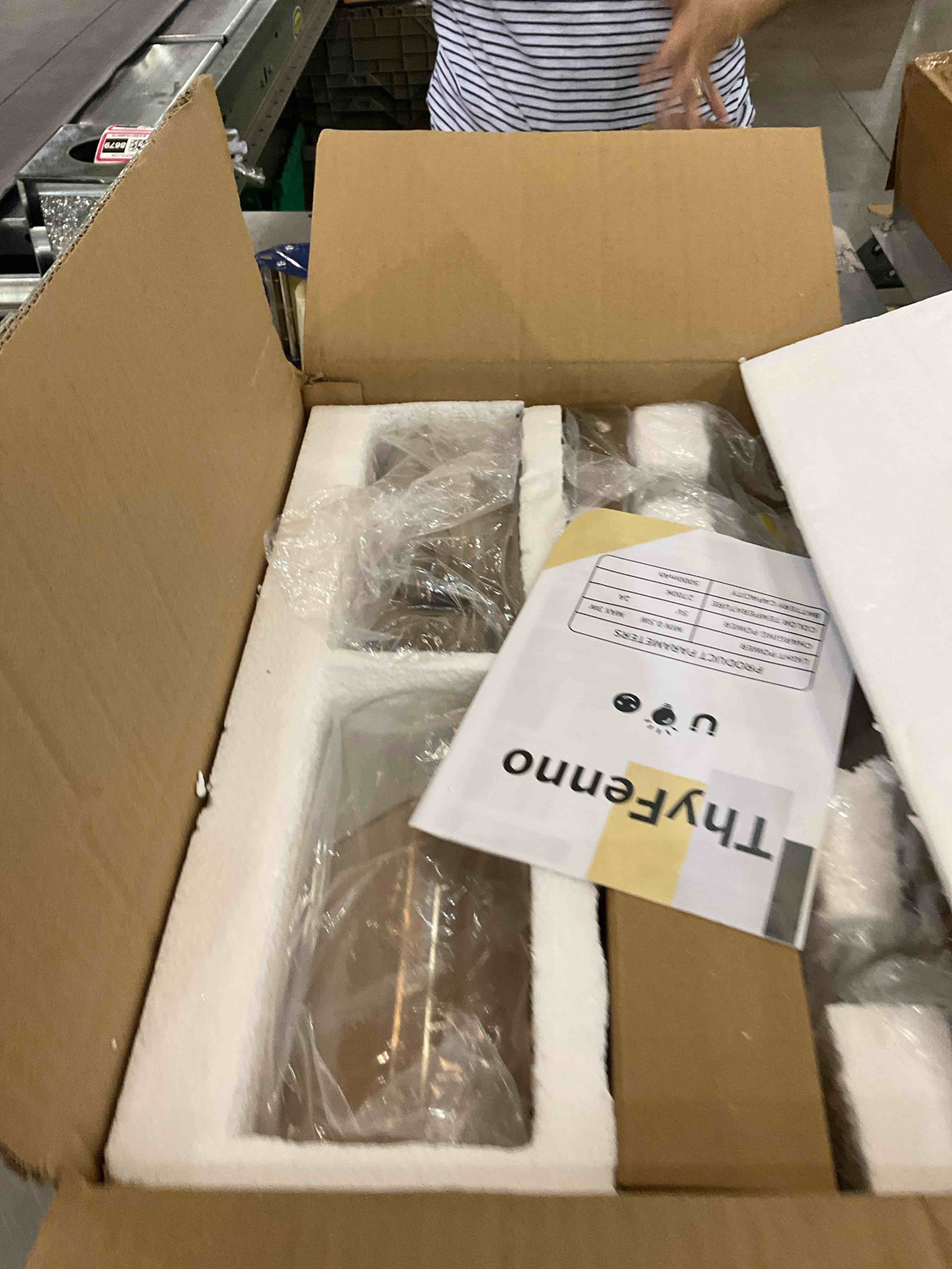 https://s3.amazonaws.com/lotting-images-prod/BargainHunt/EXS01547933_1714748849443.jpeg