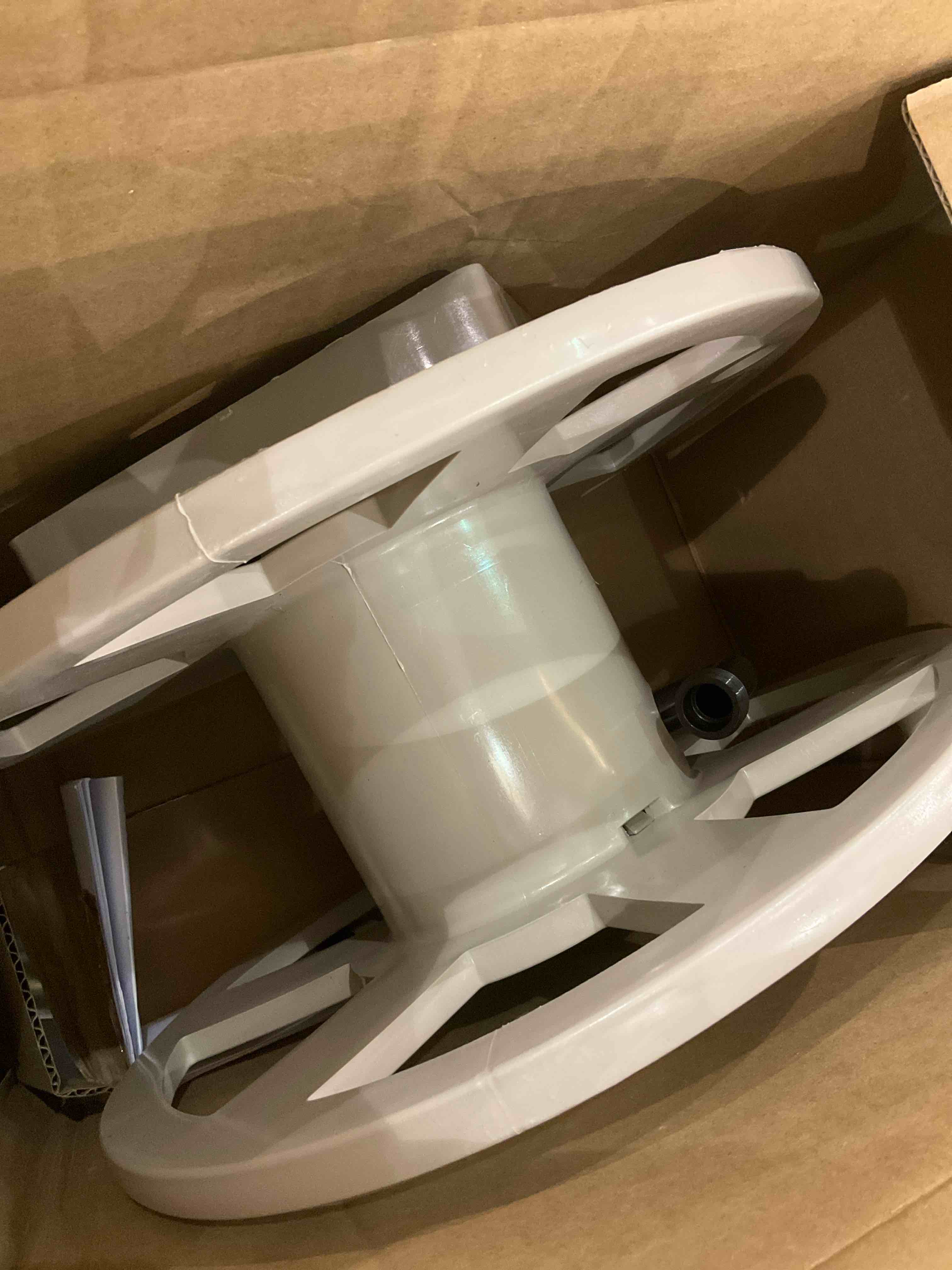 https://s3.amazonaws.com/lotting-images-prod/BargainHunt/EXS01548090_1721827640534.jpeg