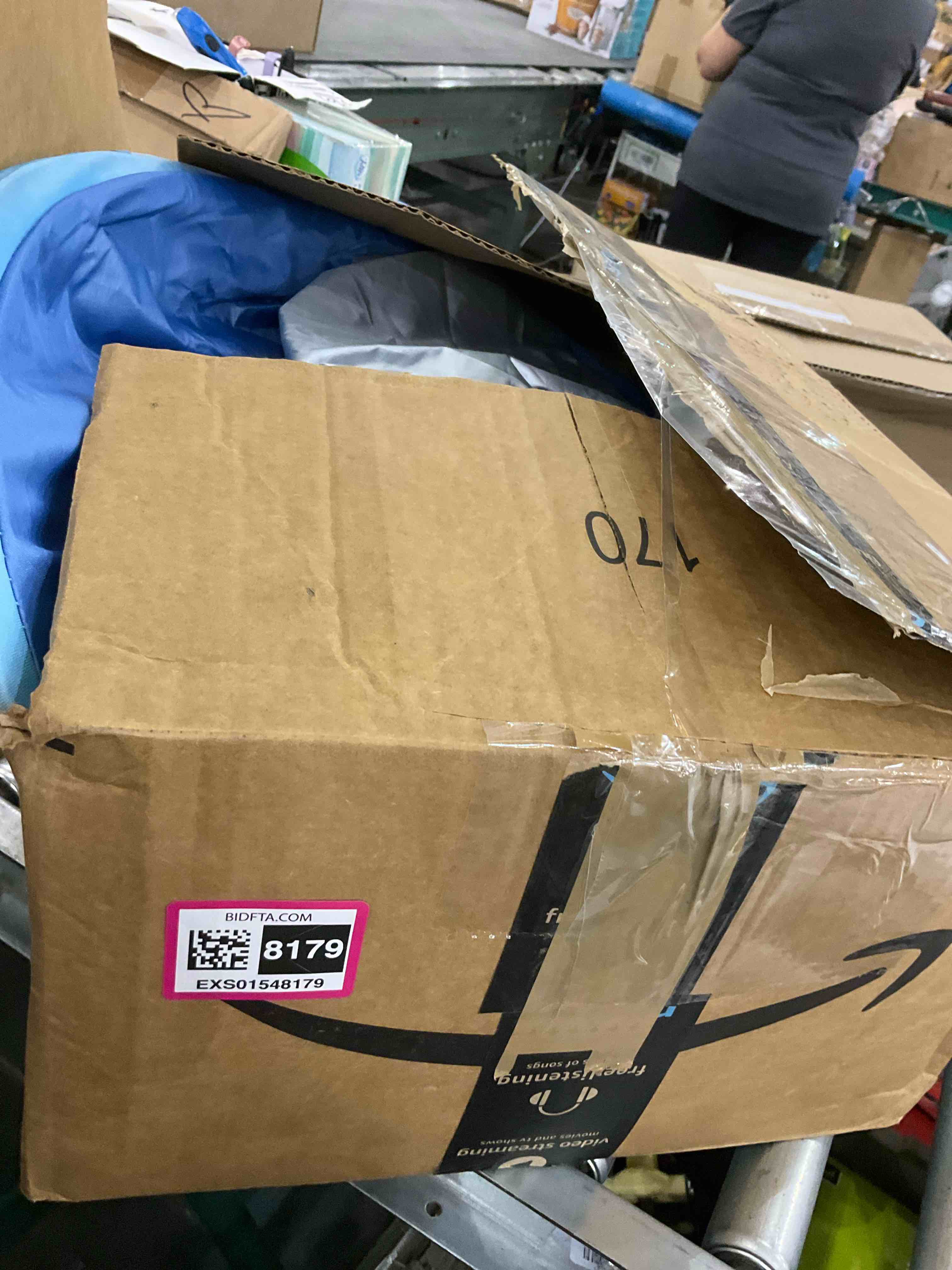 https://s3.amazonaws.com/lotting-images-prod/BargainHunt/EXS01548179_1721918475854.jpeg
