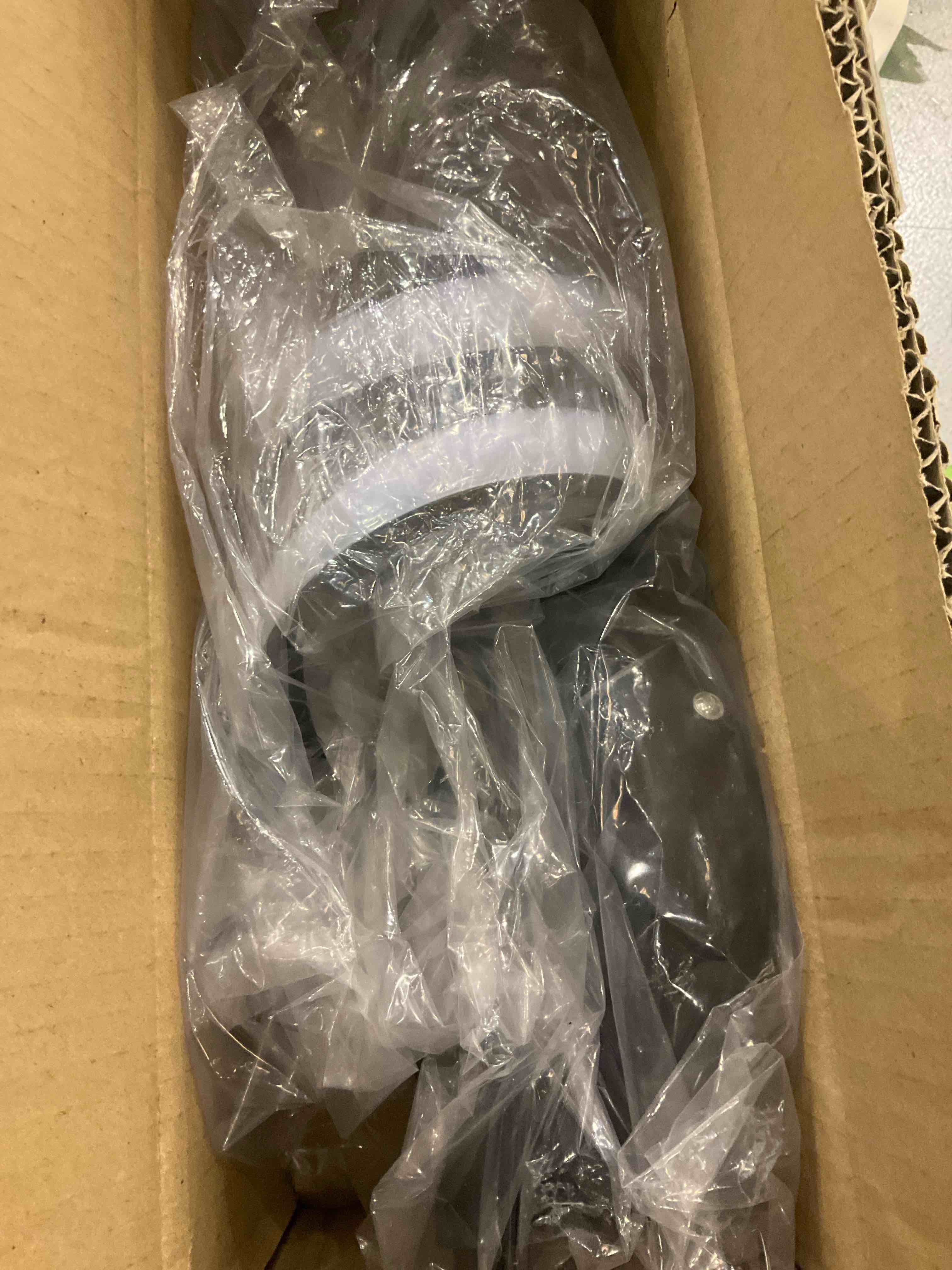 https://s3.amazonaws.com/lotting-images-prod/BargainHunt/EXS01548999_1718903794672.jpeg
