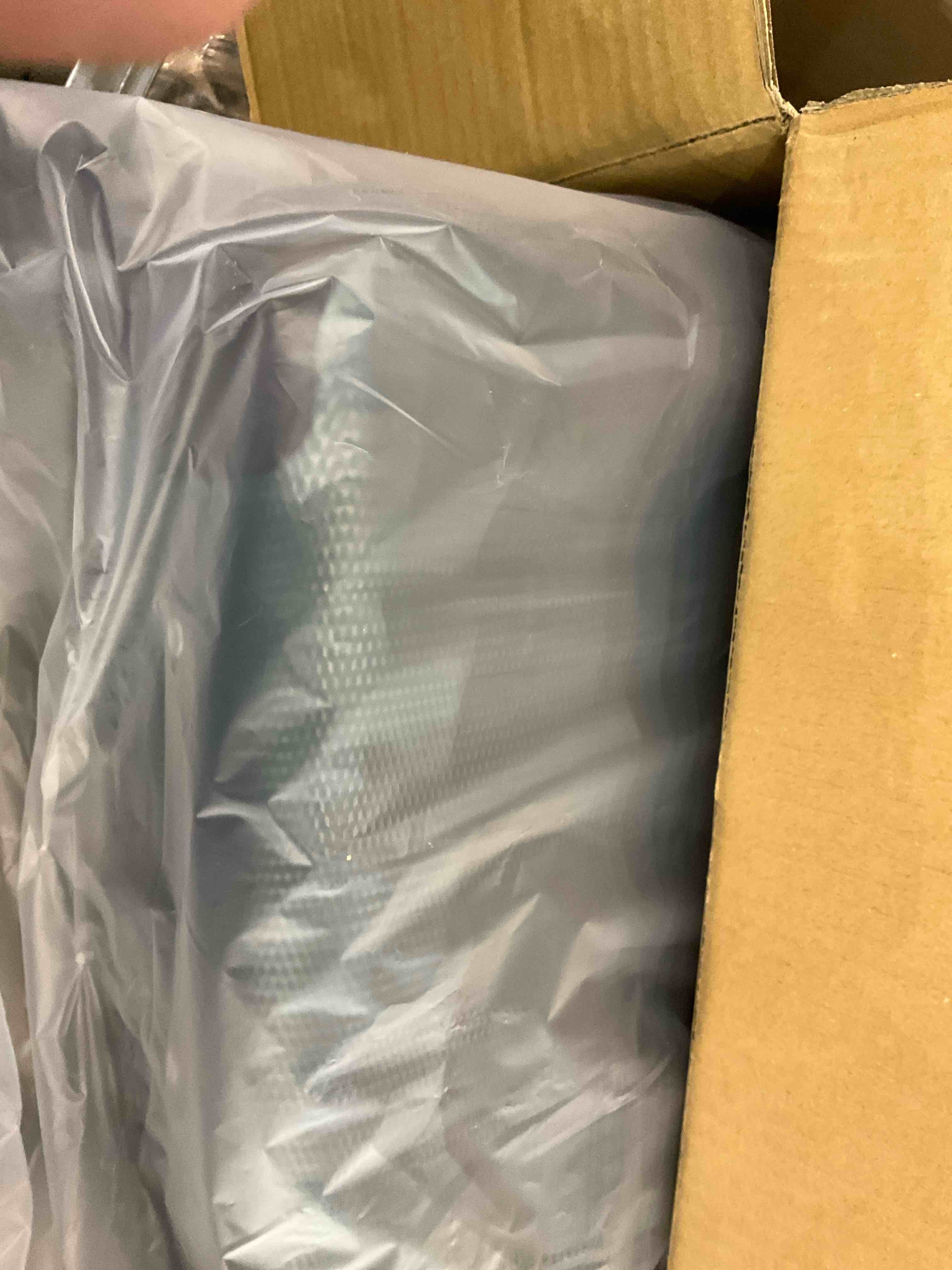 https://s3.amazonaws.com/lotting-images-prod/BargainHunt/EXS01549038_1715348442222.jpeg