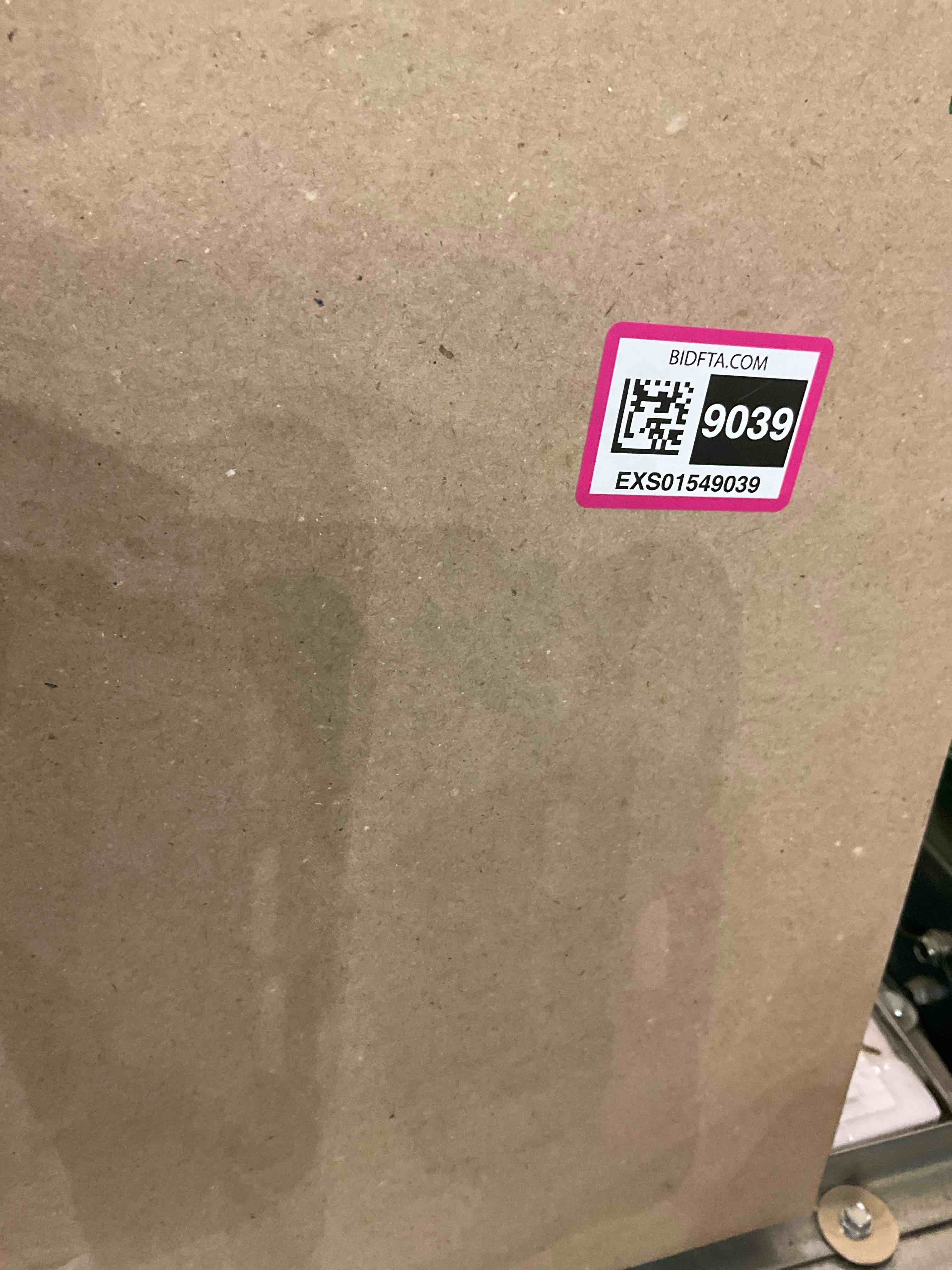 https://s3.amazonaws.com/lotting-images-prod/BargainHunt/EXS01549039_1715348593292.jpeg