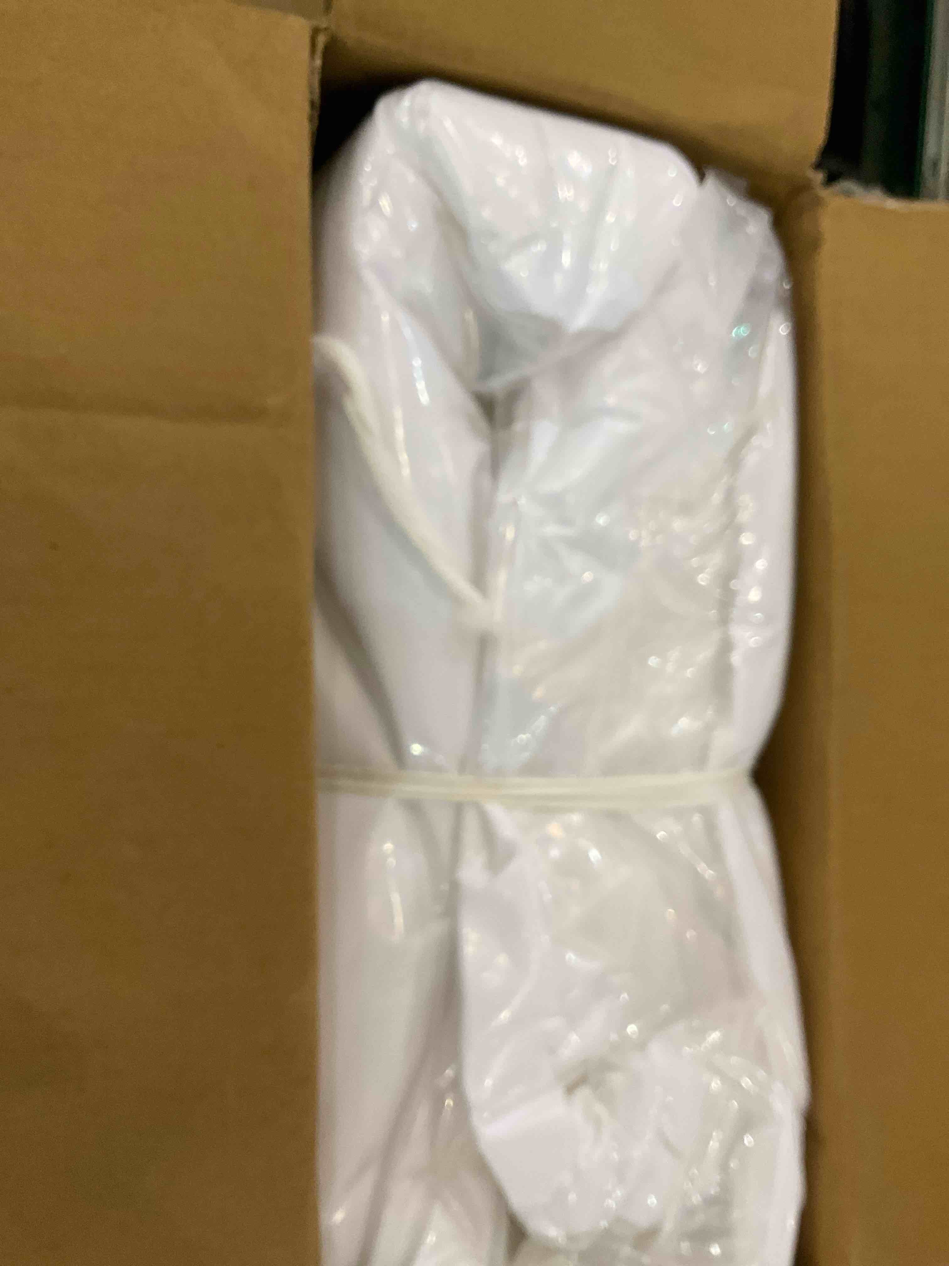 https://s3.amazonaws.com/lotting-images-prod/BargainHunt/EXS01549070_1715353835694.jpeg