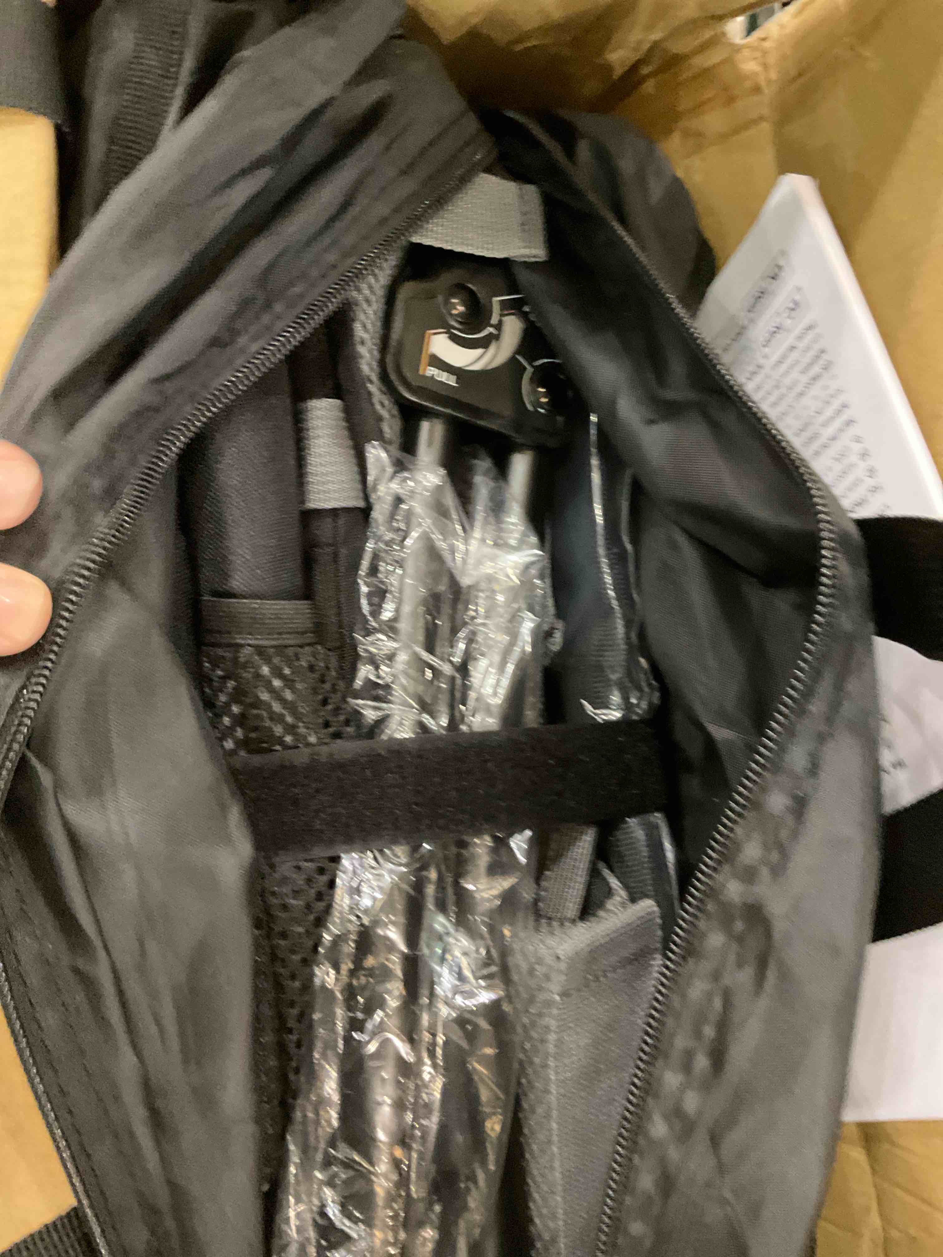 https://s3.amazonaws.com/lotting-images-prod/BargainHunt/EXS01549079_1715355330629.jpeg