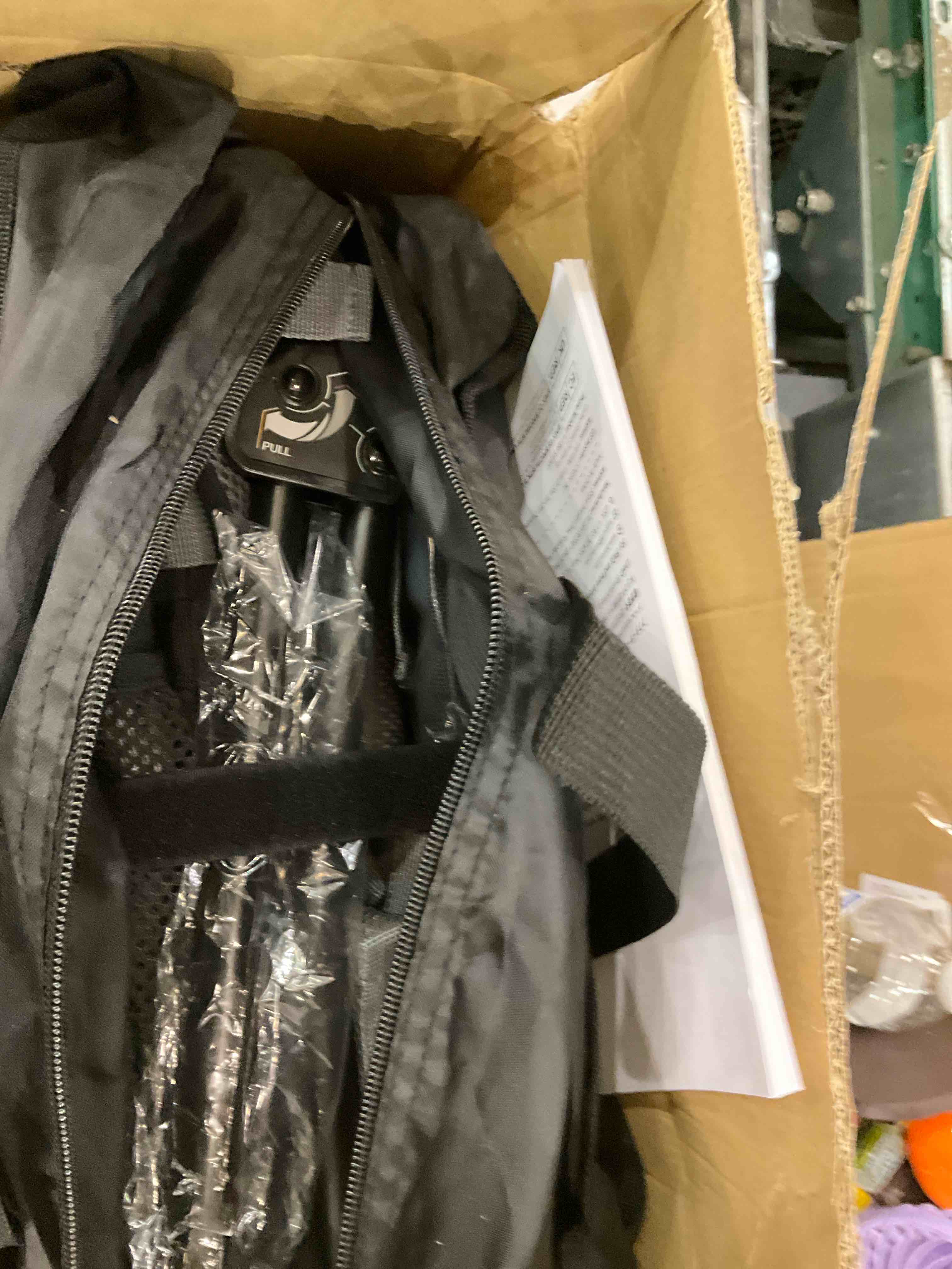 https://s3.amazonaws.com/lotting-images-prod/BargainHunt/EXS01549079_1715355331976.jpeg