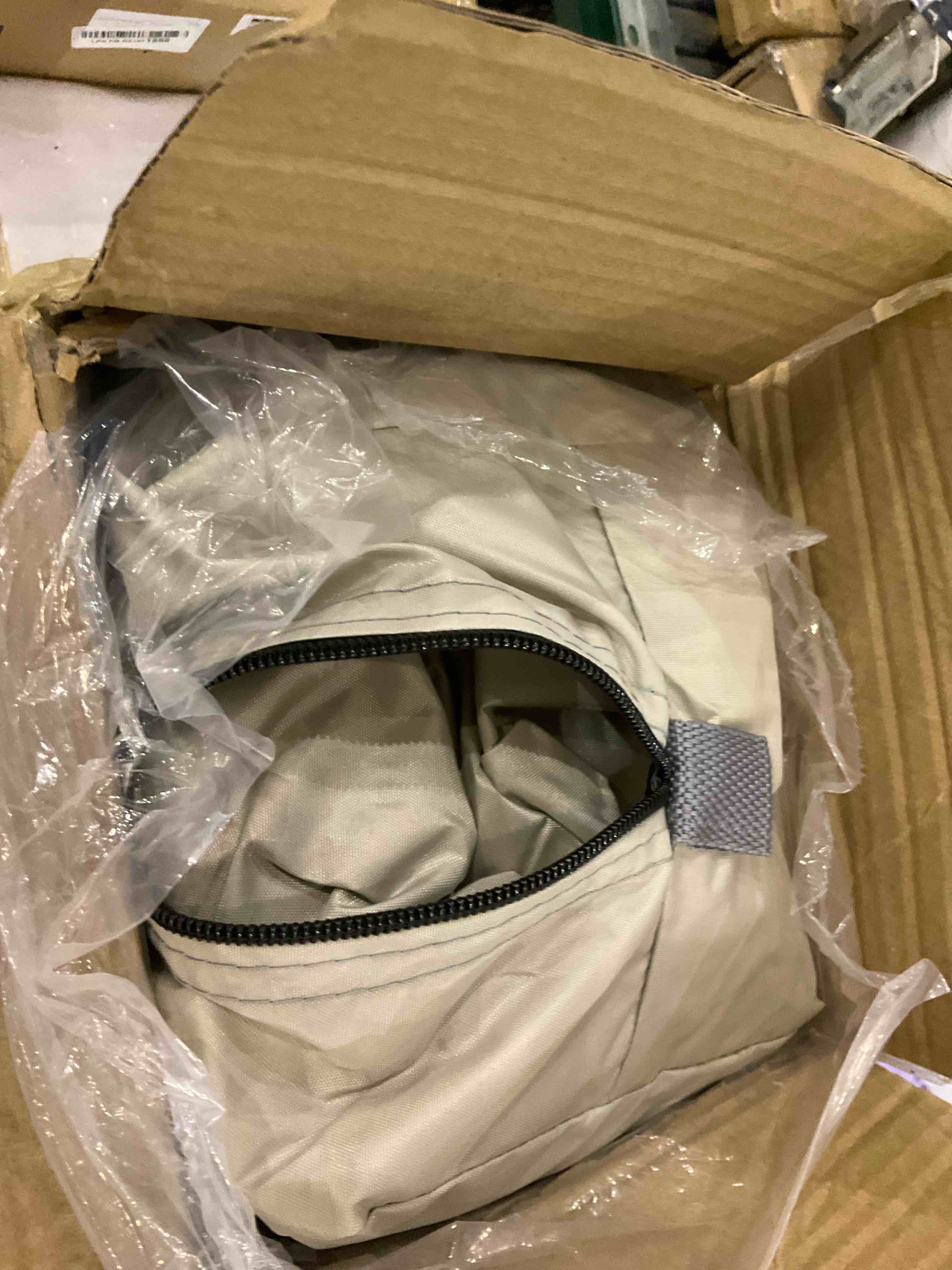 https://s3.amazonaws.com/lotting-images-prod/BargainHunt/EXS01549174_1715604154545.jpeg