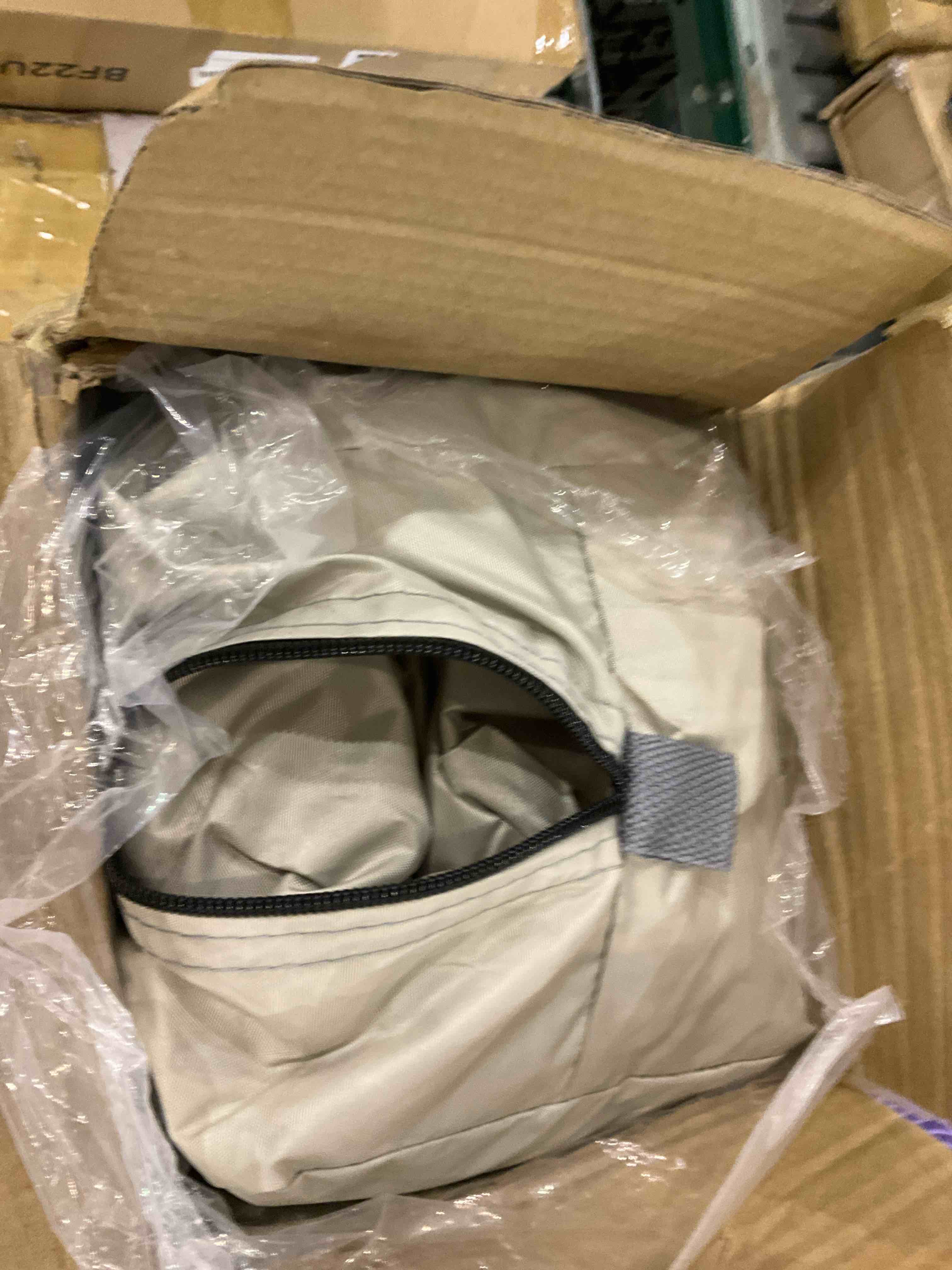 https://s3.amazonaws.com/lotting-images-prod/BargainHunt/EXS01549174_1715604155853.jpeg