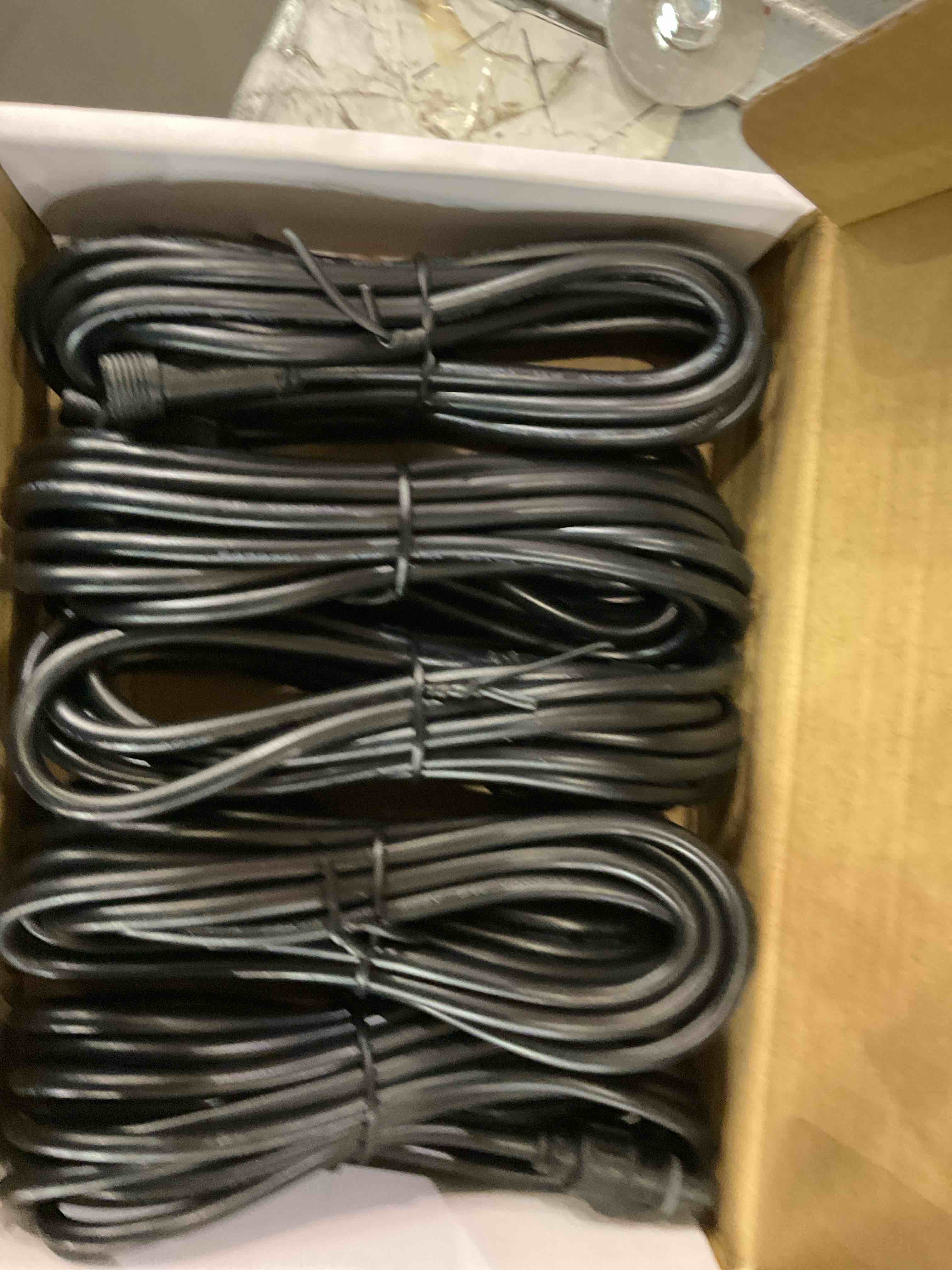 https://s3.amazonaws.com/lotting-images-prod/BargainHunt/EXS01549264_1715625356837.jpeg