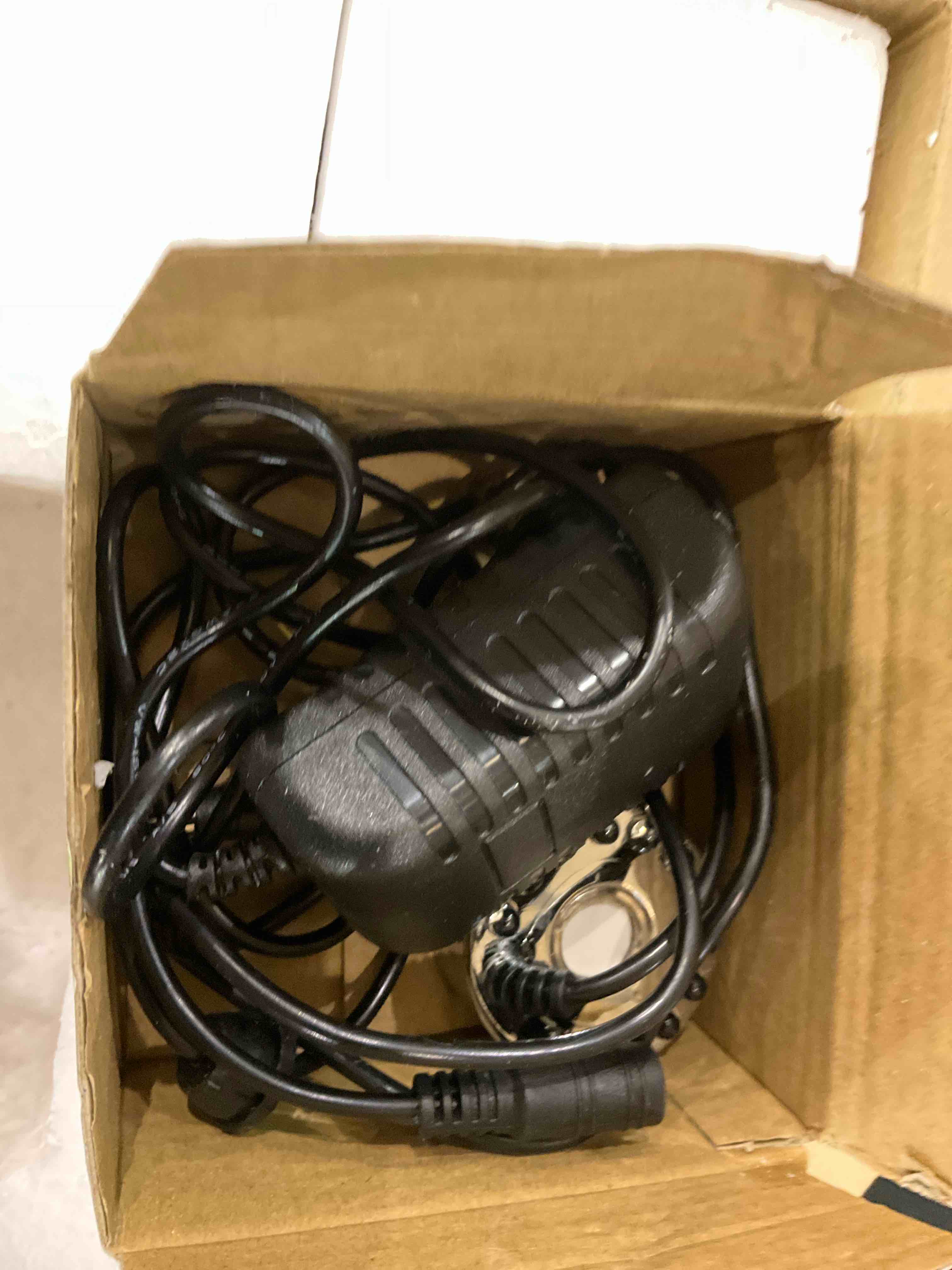 https://s3.amazonaws.com/lotting-images-prod/BargainHunt/EXS01549348_1715697717816.jpeg