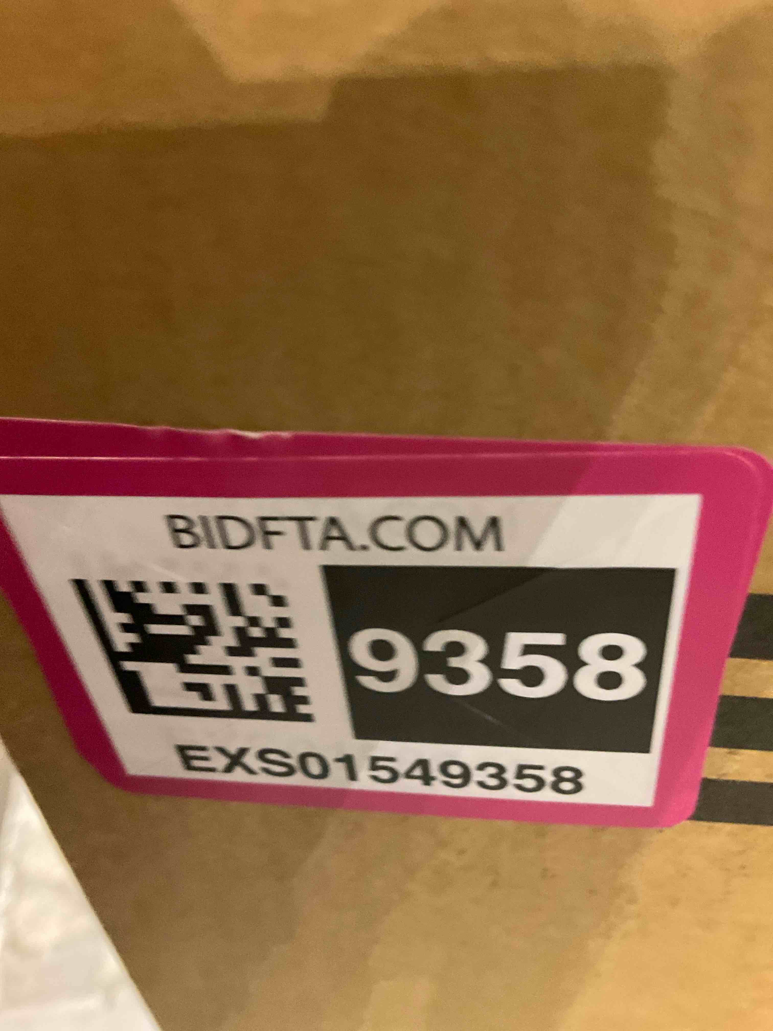 https://s3.amazonaws.com/lotting-images-prod/BargainHunt/EXS01549358_1715699030795.jpeg