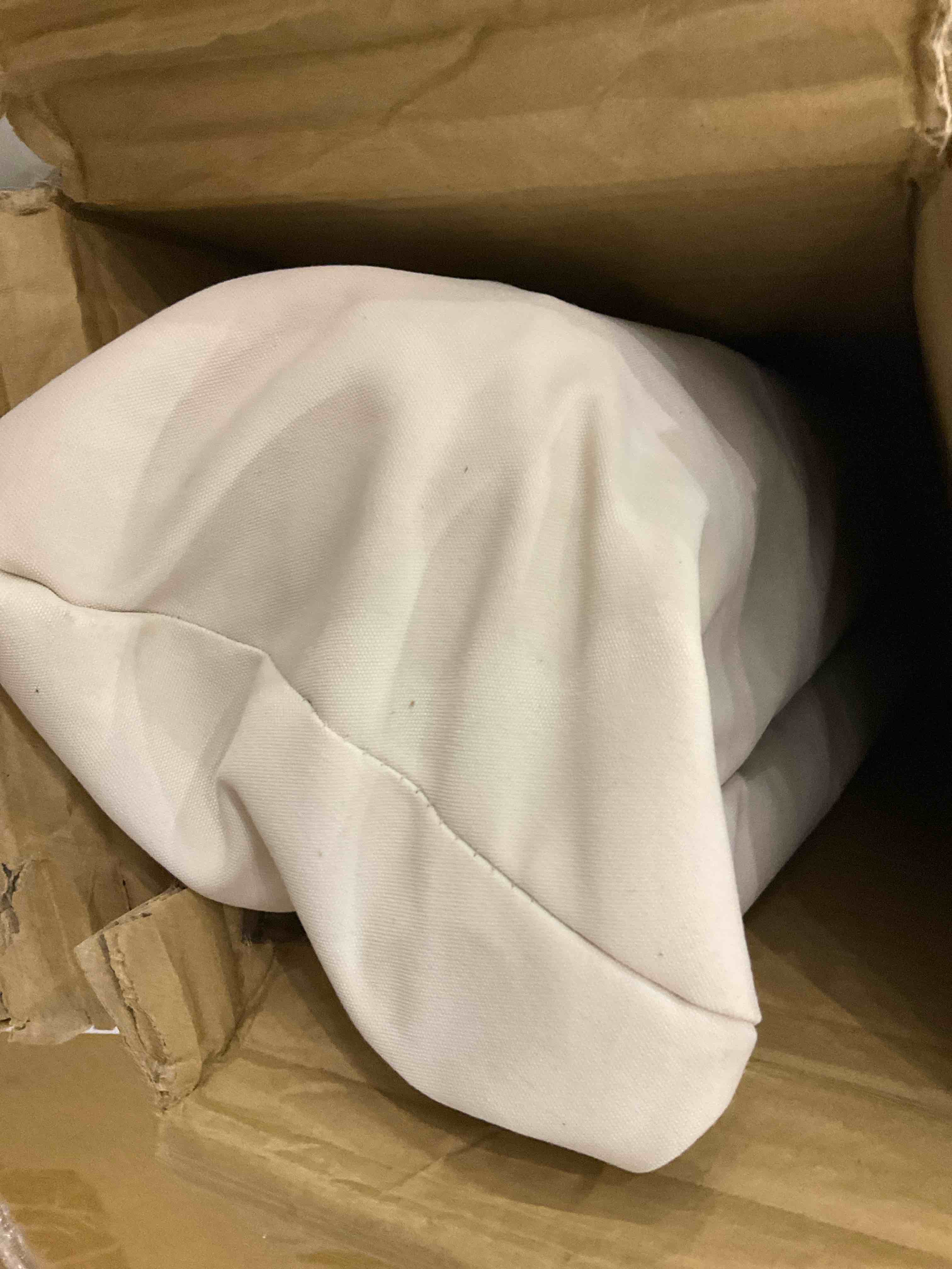 https://s3.amazonaws.com/lotting-images-prod/BargainHunt/EXS01549495_1715867690821.jpeg