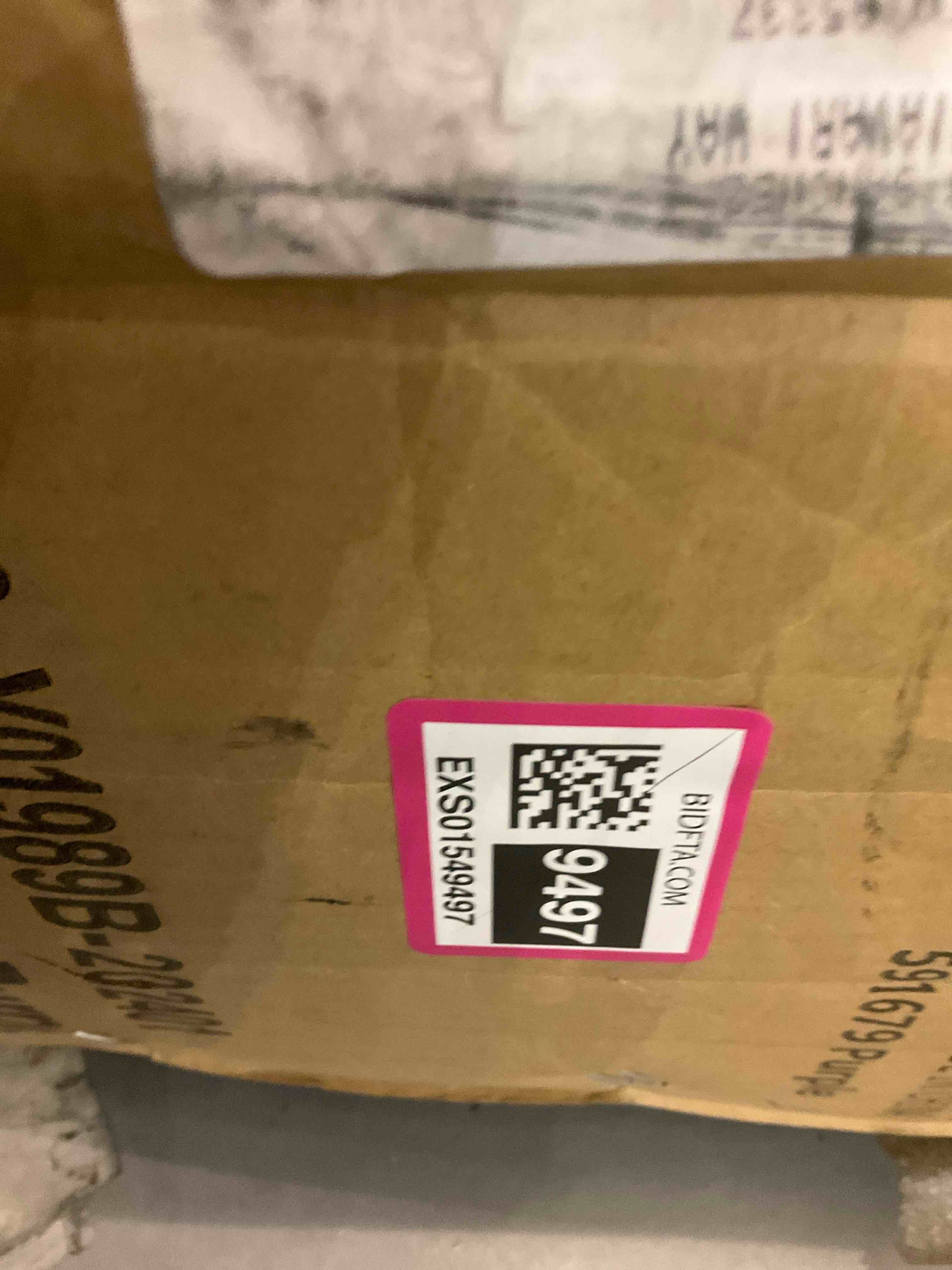 https://s3.amazonaws.com/lotting-images-prod/BargainHunt/EXS01549497_1715868047083.jpeg