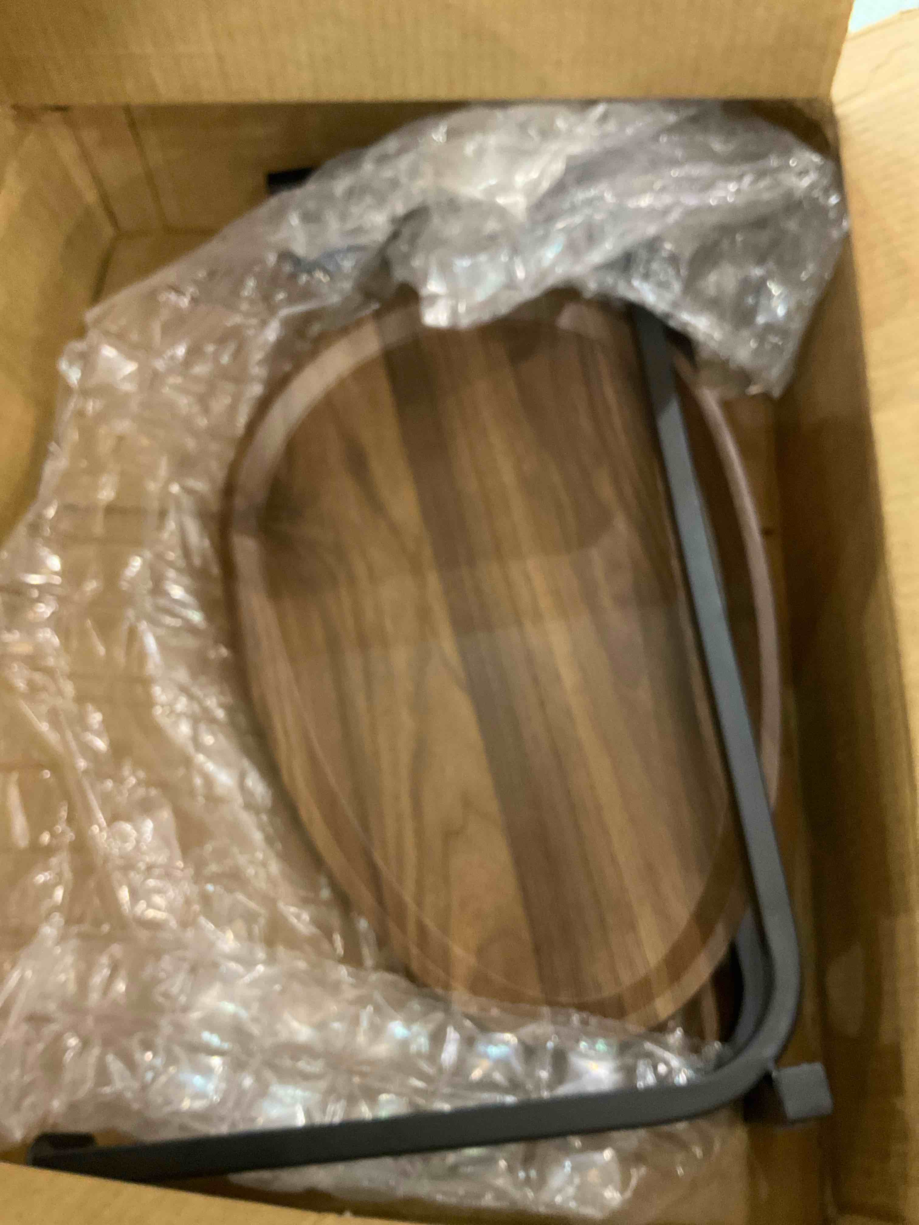 https://s3.amazonaws.com/lotting-images-prod/BargainHunt/EXS01549588_1714490295688.jpeg