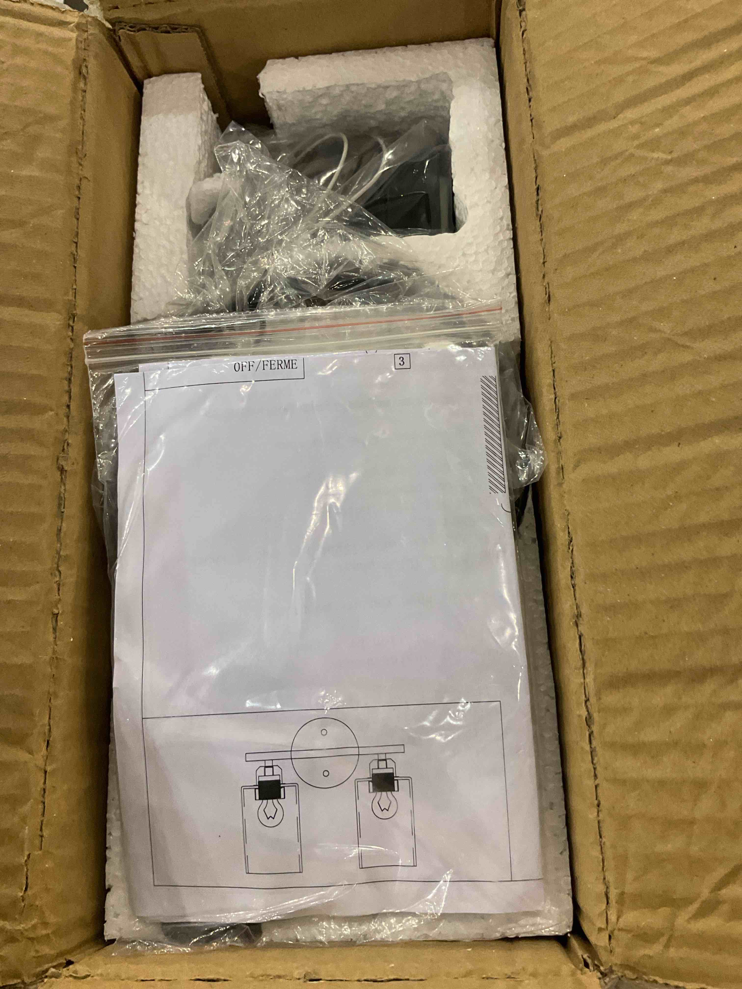 https://s3.amazonaws.com/lotting-images-prod/BargainHunt/EXS01549605_1714562843372.jpeg