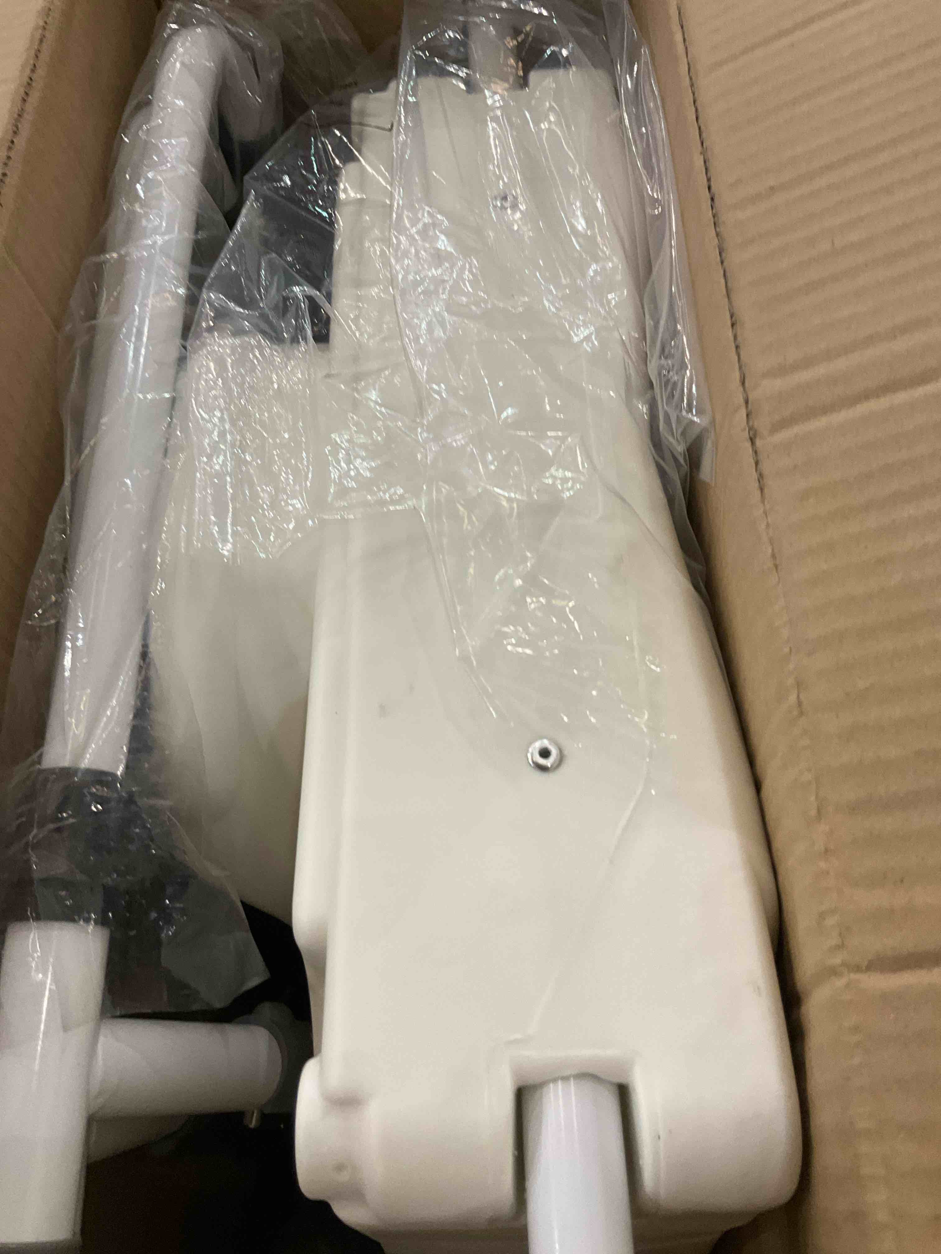 https://s3.amazonaws.com/lotting-images-prod/BargainHunt/EXS01549672_1714572166662.jpeg