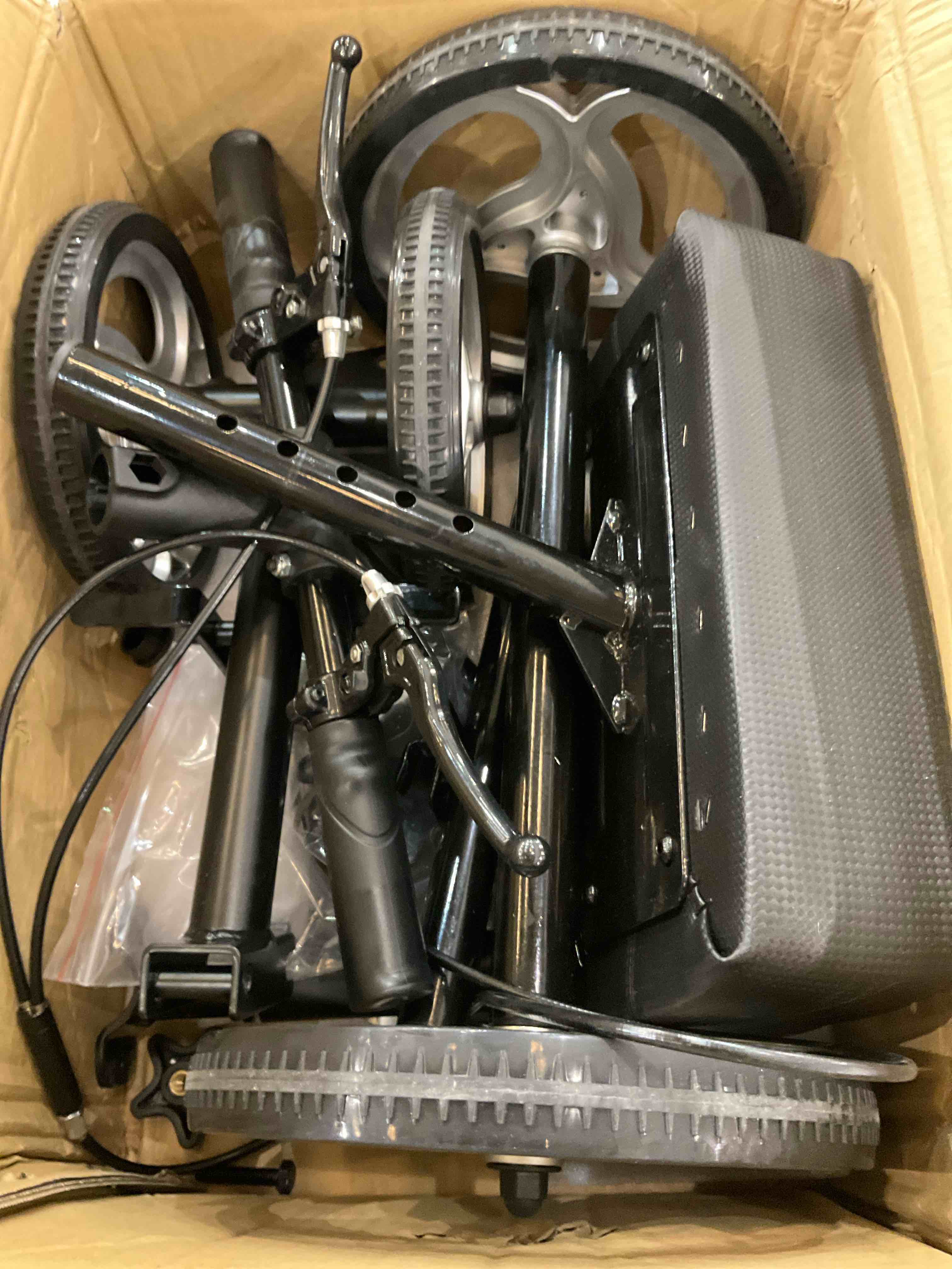 https://s3.amazonaws.com/lotting-images-prod/BargainHunt/EXS01549677_1714572745995.jpeg