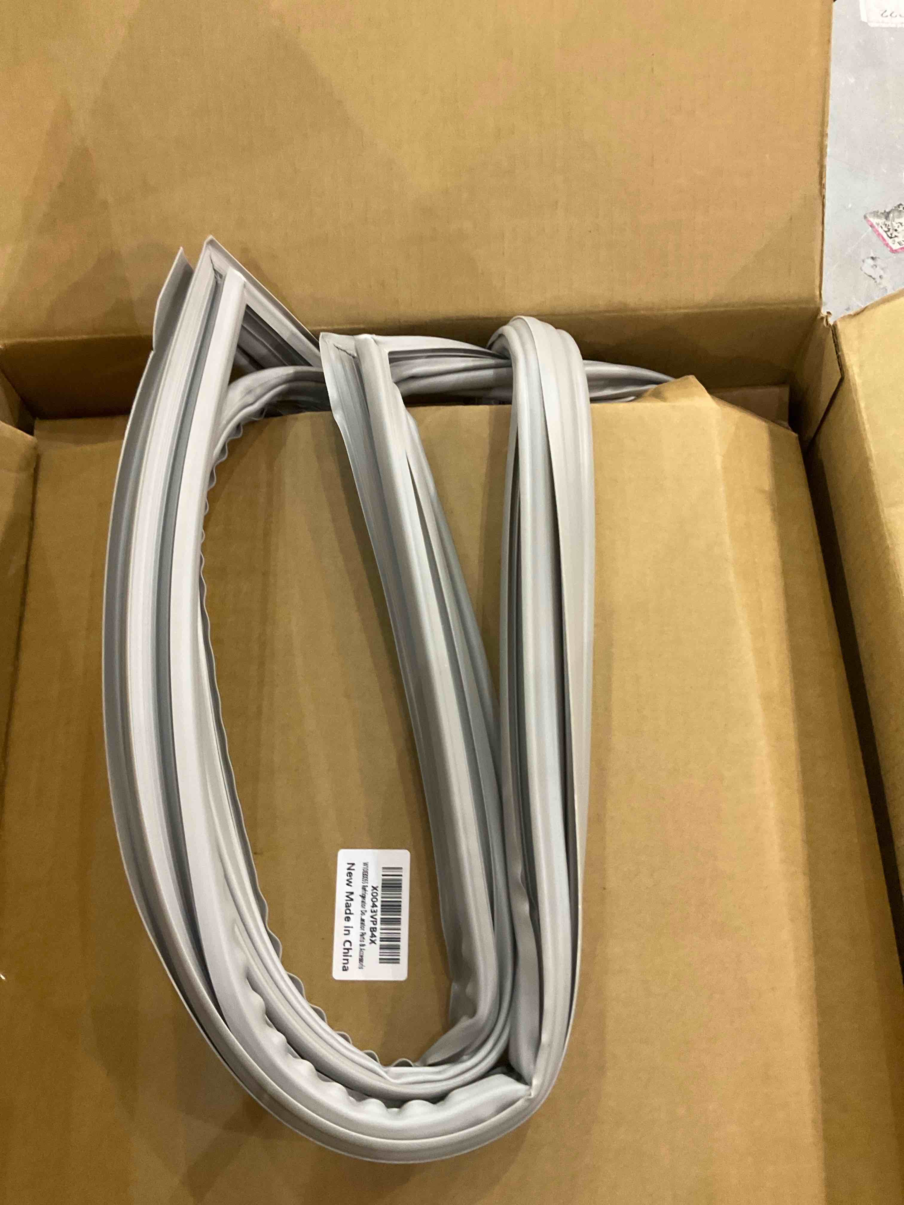 https://s3.amazonaws.com/lotting-images-prod/BargainHunt/EXS01549799_1715083268658.jpeg