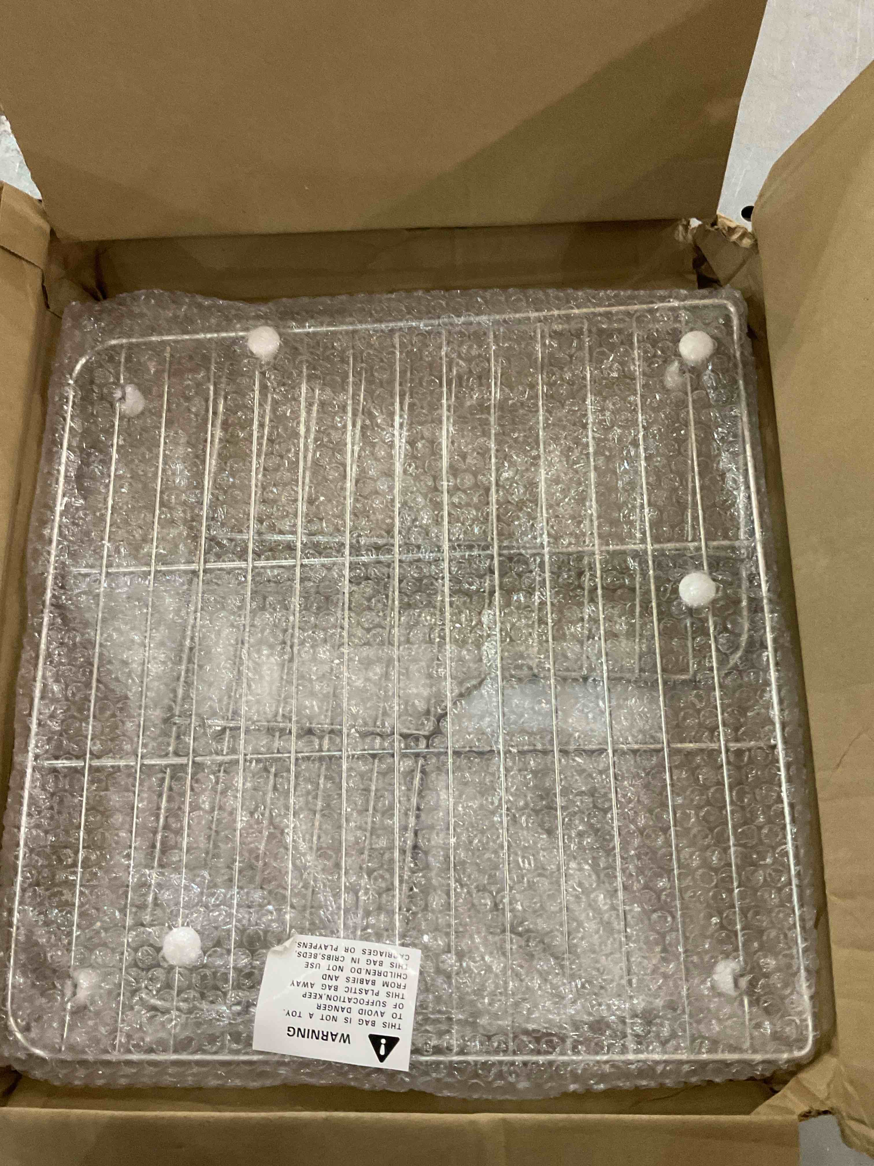 https://s3.amazonaws.com/lotting-images-prod/BargainHunt/EXS01549838_1715091217836.jpeg
