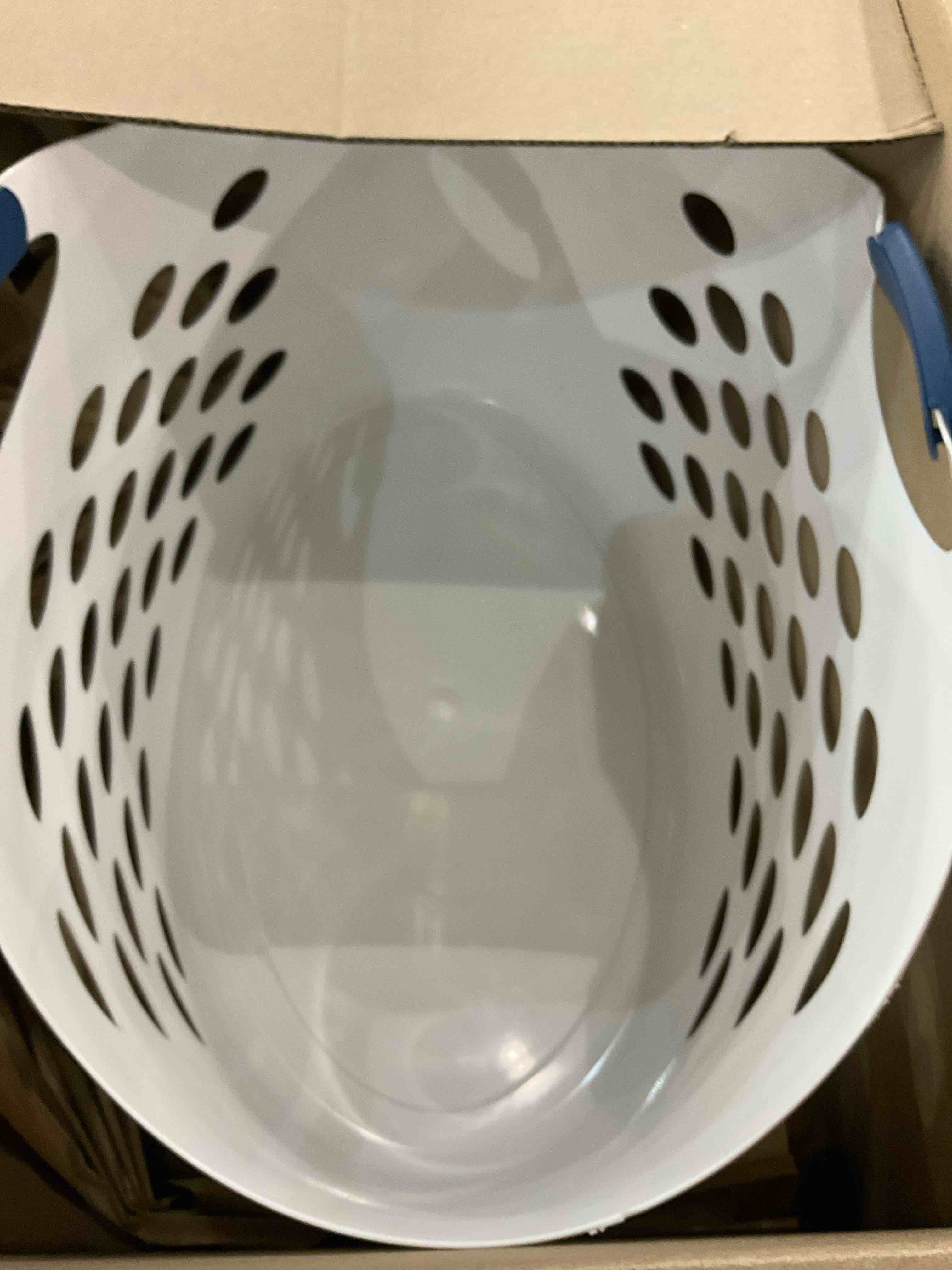 https://s3.amazonaws.com/lotting-images-prod/BargainHunt/EXS01549951_1715170208560.jpeg