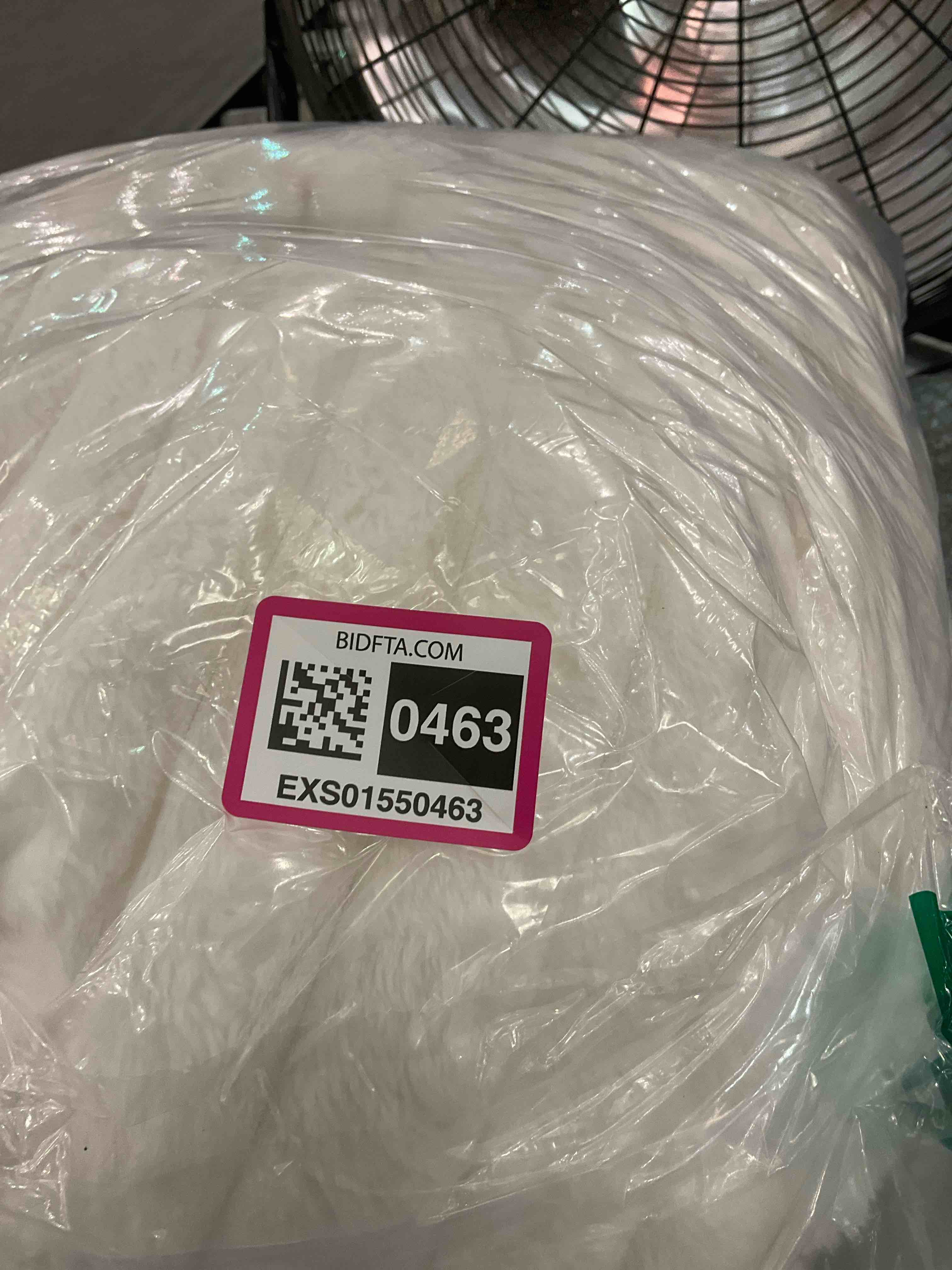 https://s3.amazonaws.com/lotting-images-prod/BargainHunt/EXS01550463_1715783818902.jpeg