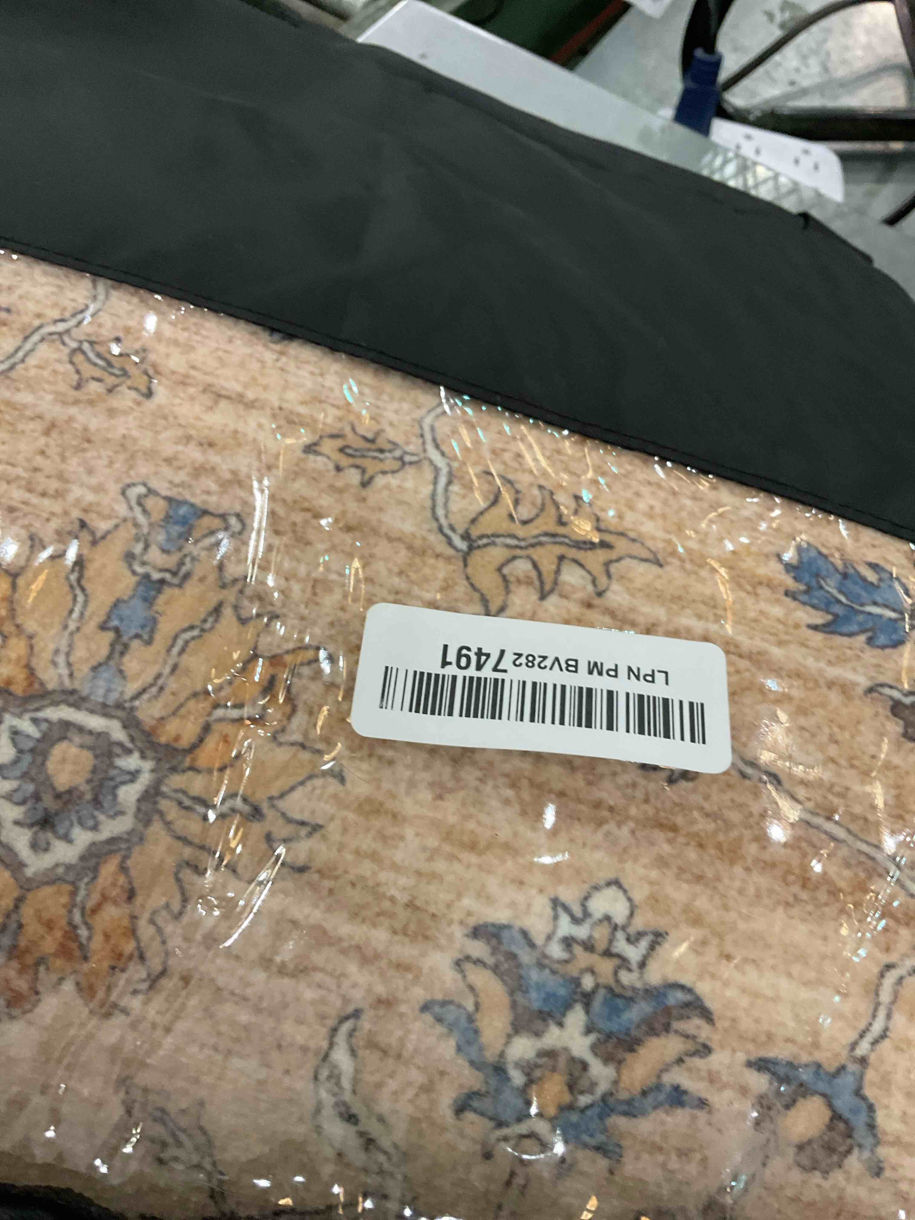 https://s3.amazonaws.com/lotting-images-prod/BargainHunt/EXS01550468_1715784008989.jpeg