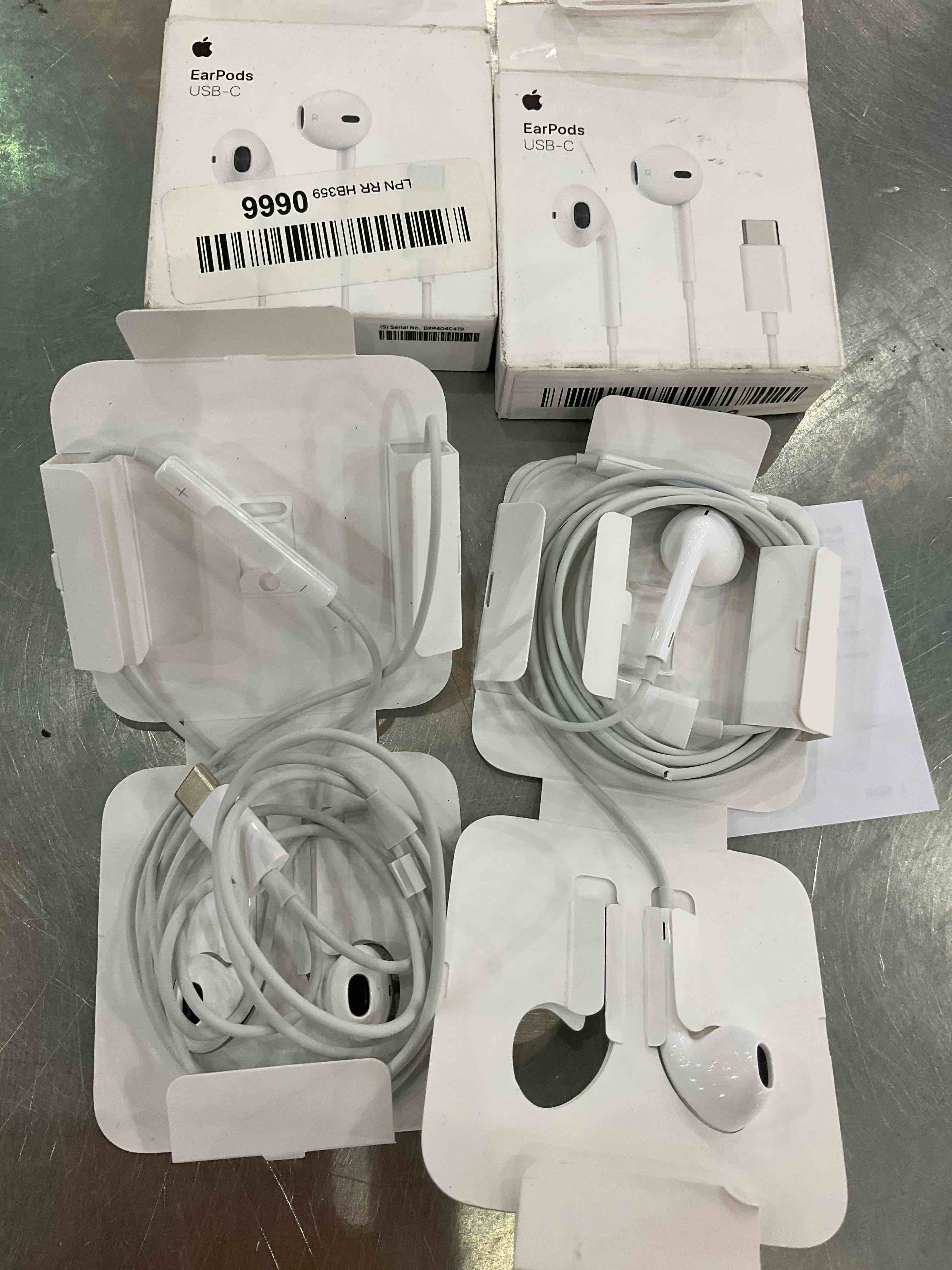 https://s3.amazonaws.com/lotting-images-prod/BargainHunt/EXS01550578_1715368047246.jpeg