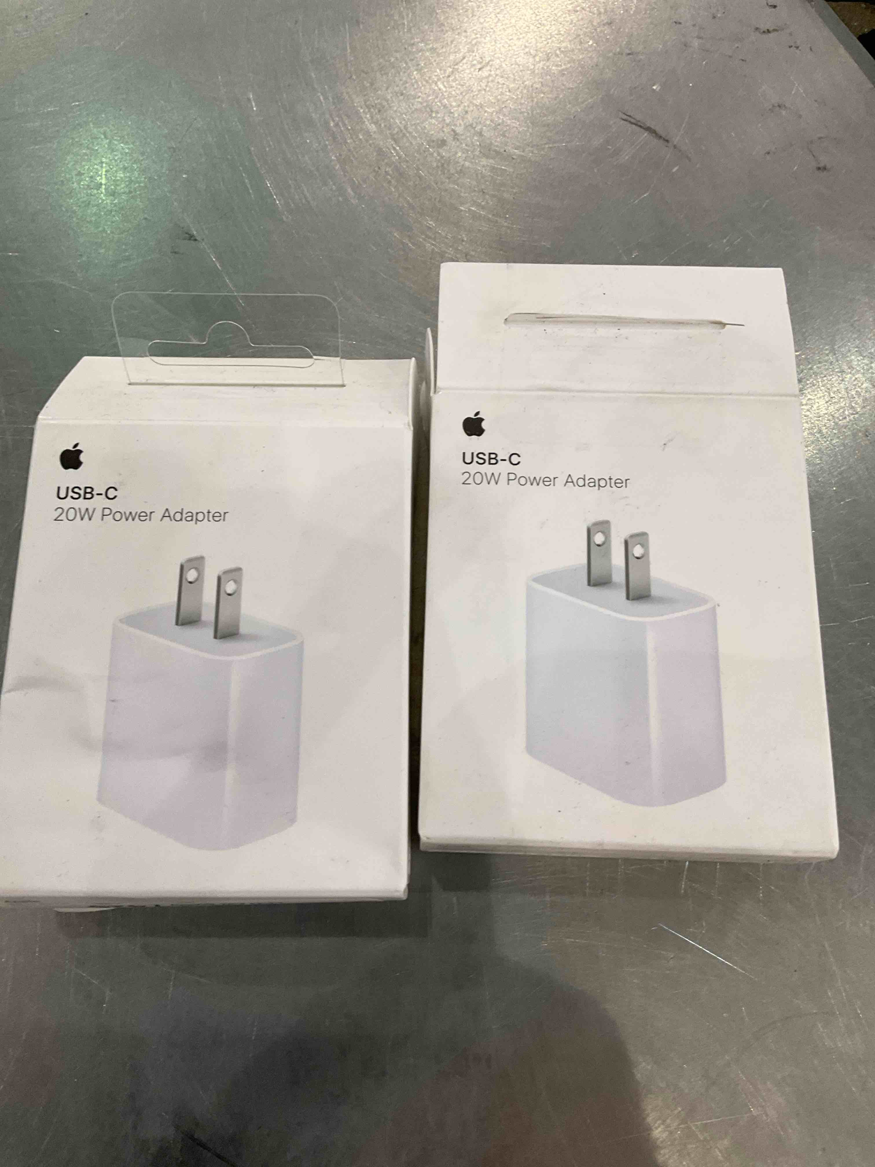https://s3.amazonaws.com/lotting-images-prod/BargainHunt/EXS01550580_1715368382122.jpeg