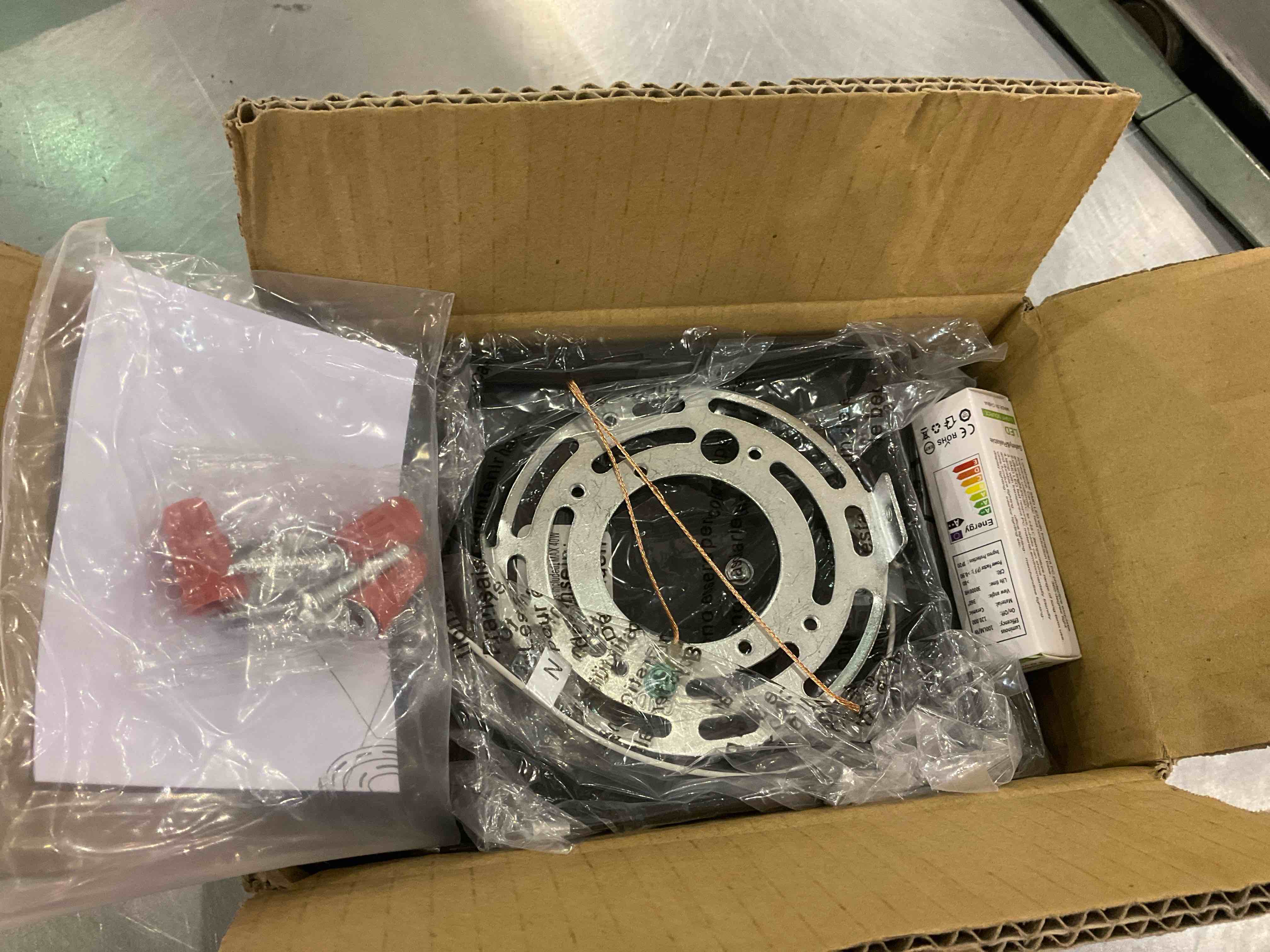 https://s3.amazonaws.com/lotting-images-prod/BargainHunt/EXS01550777_1715688550280.jpeg