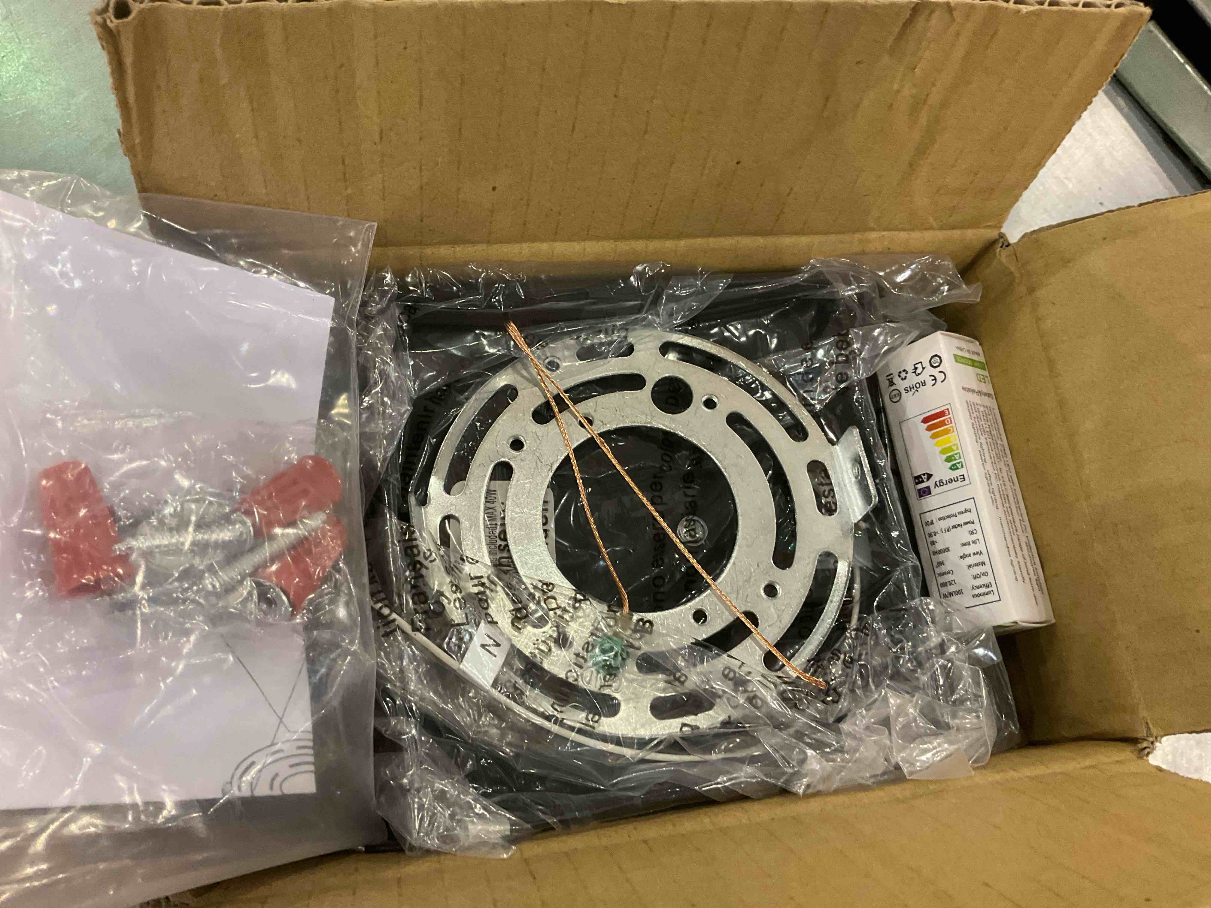 https://s3.amazonaws.com/lotting-images-prod/BargainHunt/EXS01550777_1715688552328.jpeg