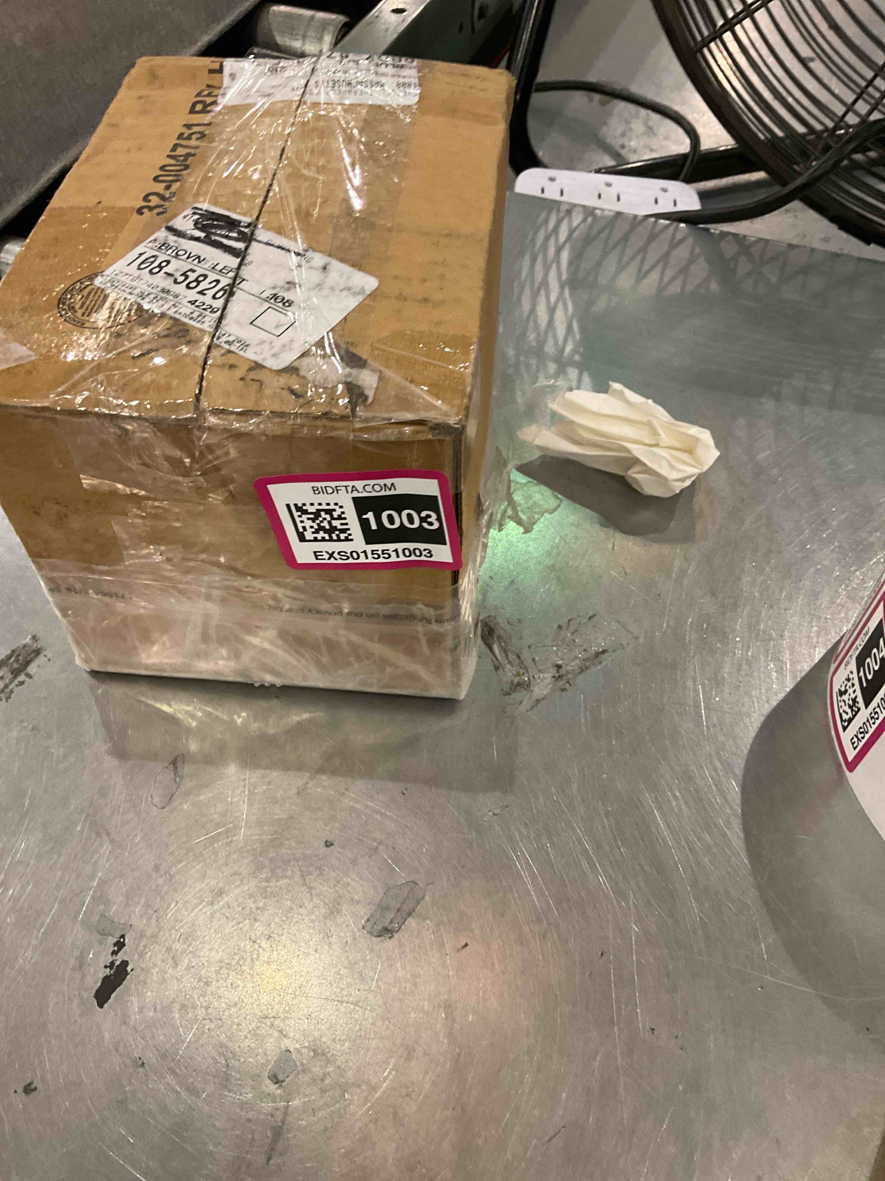 https://s3.amazonaws.com/lotting-images-prod/BargainHunt/EXS01551003_1715107014489.jpeg