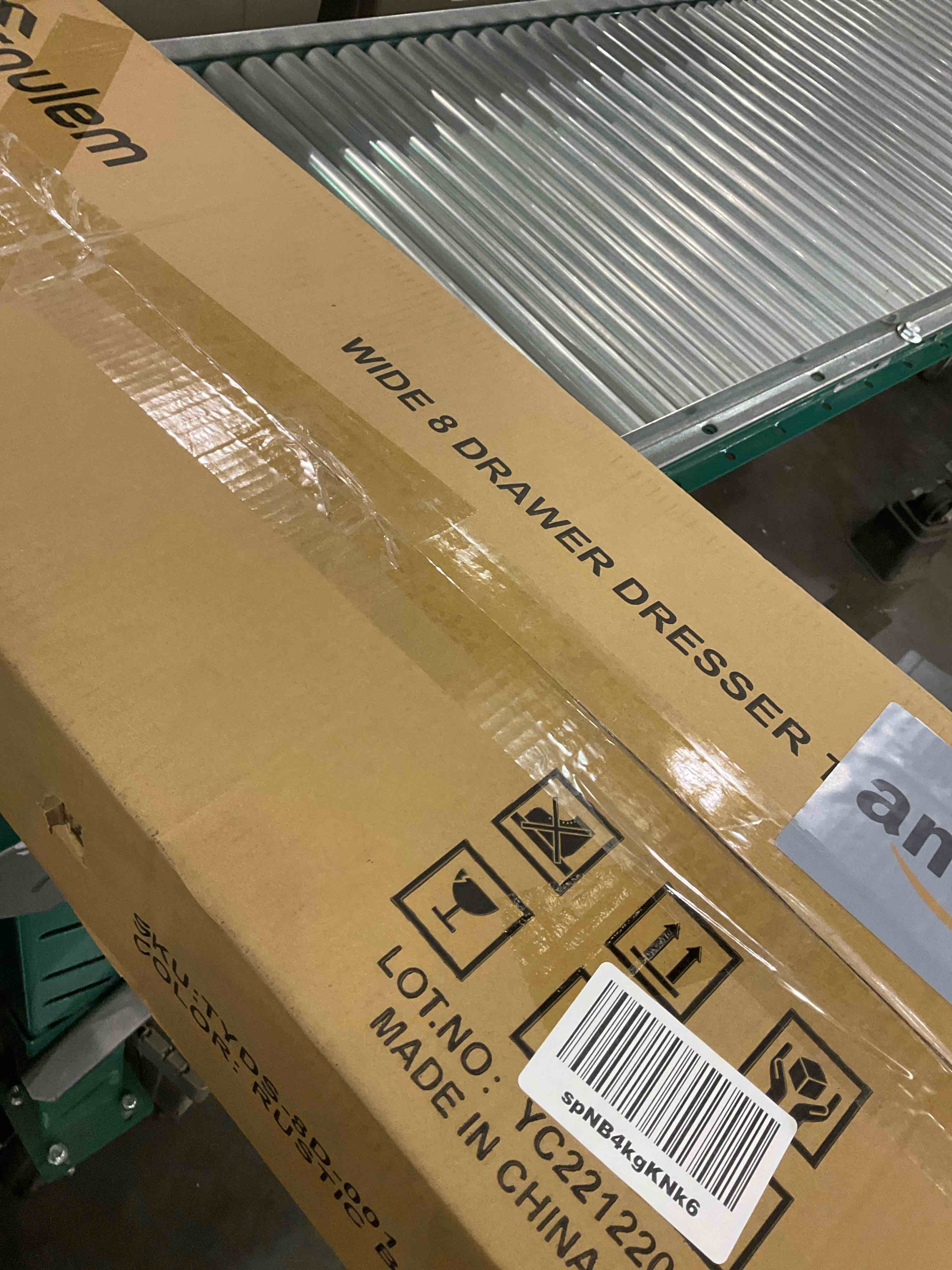 https://s3.amazonaws.com/lotting-images-prod/BargainHunt/EXS01551288_1715342214431.jpeg